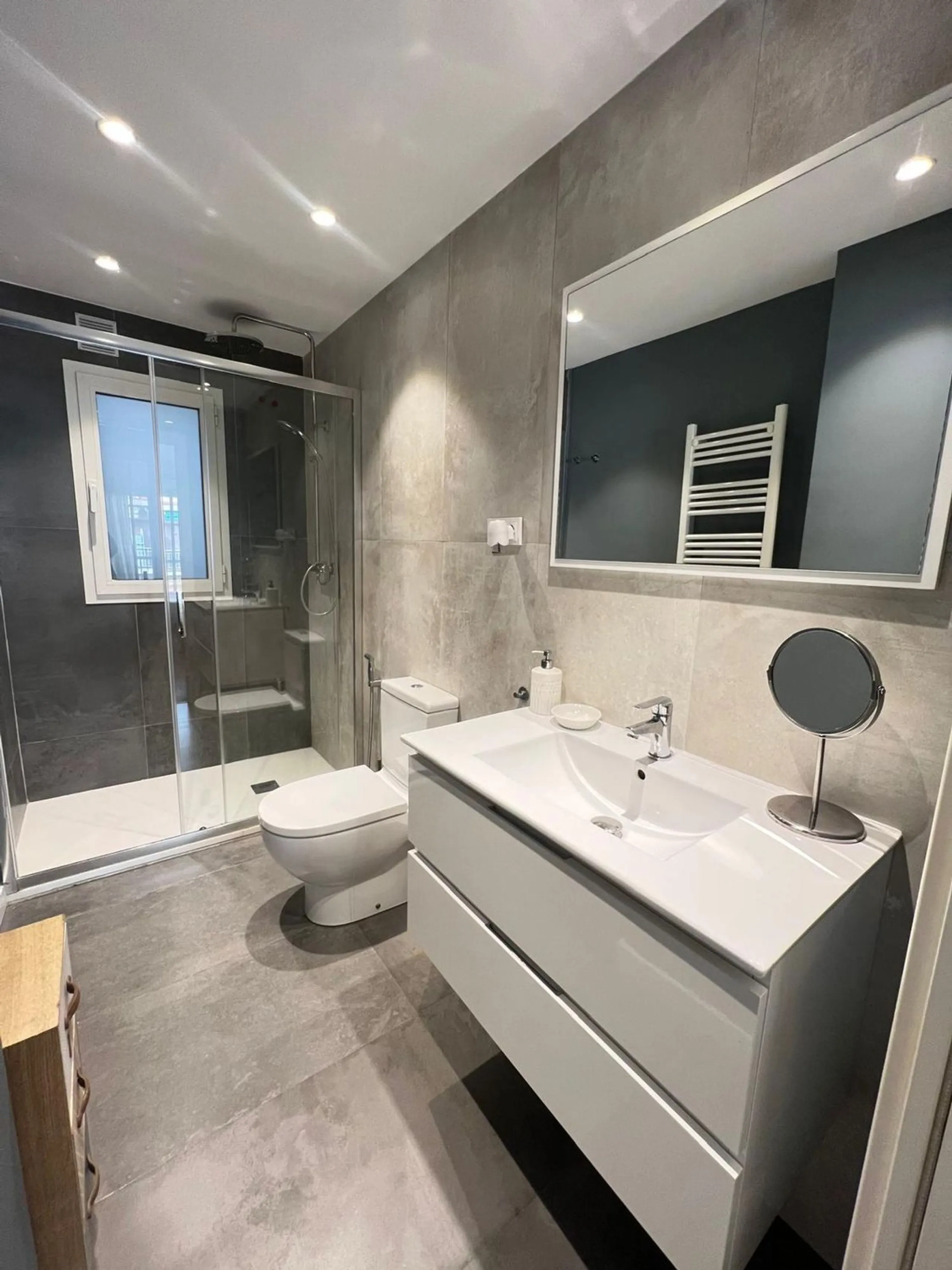 Apartamento en Entenca/Corsega – Diseño y Confort en el Centro de Barcelona