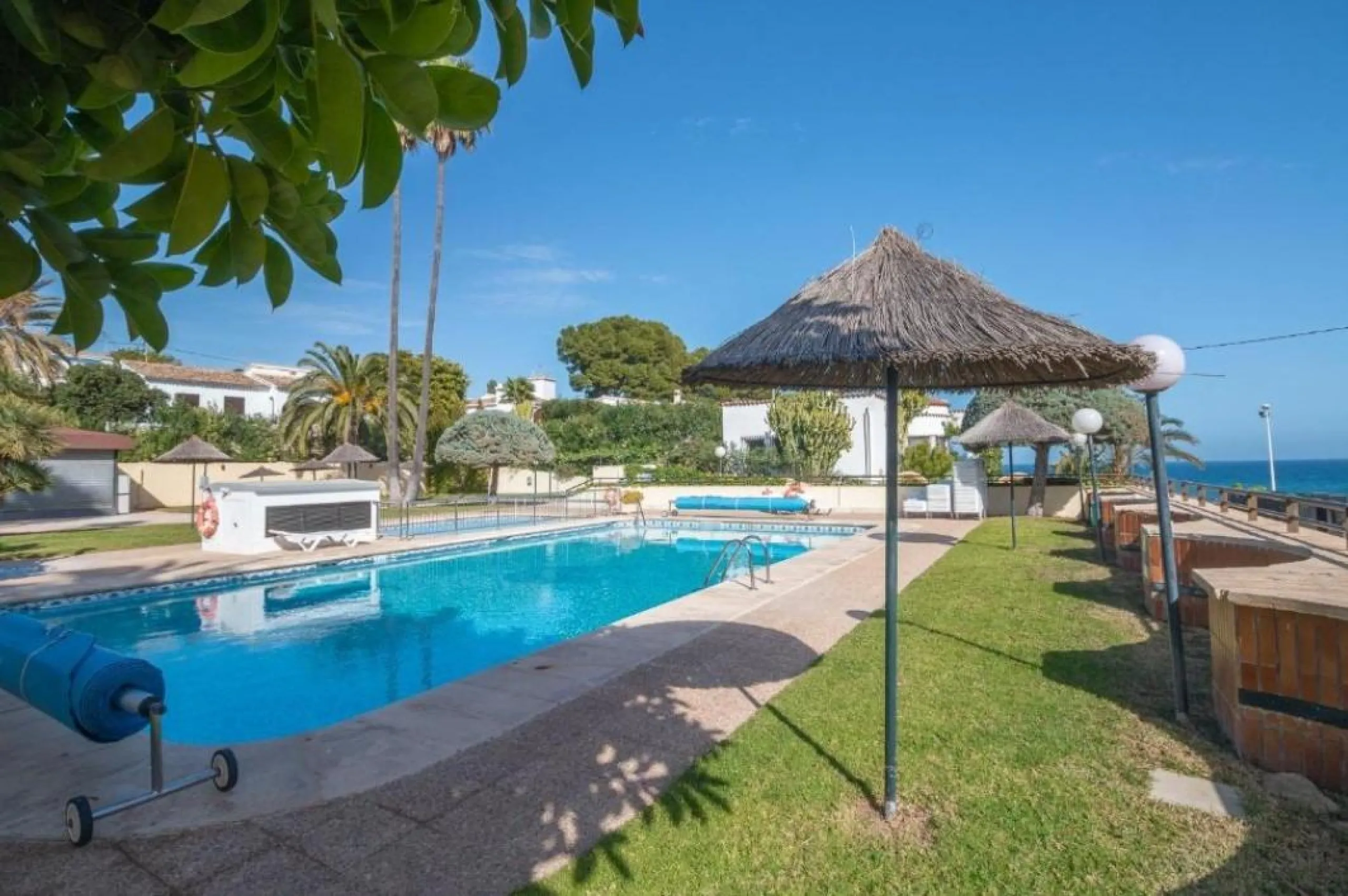 Bright studio with terrace and communal pool in Calpe