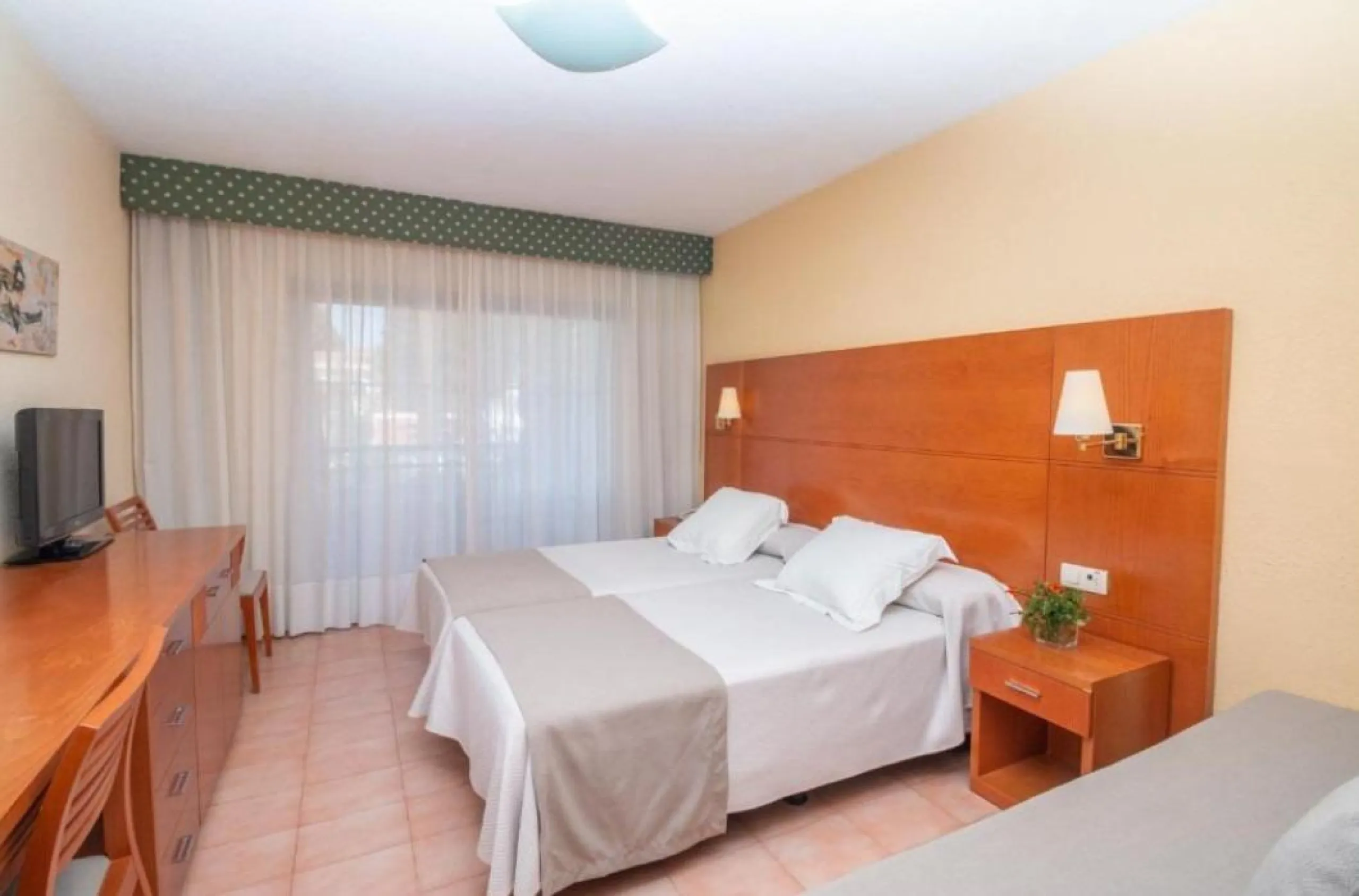 Bright studio with terrace and communal pool in Calpe