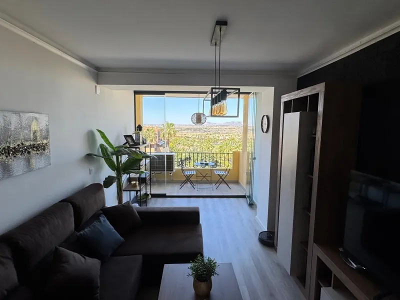 Exclusivo Piso de 2 Dormitorios en el Campo de Golf Bonalba, Mutxamel