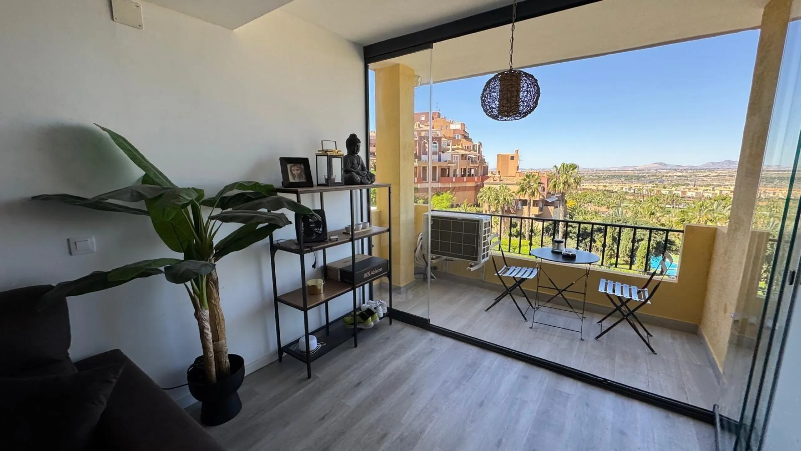 Exclusivo Piso de 2 Dormitorios en el Campo de Golf Bonalba, Mutxamel