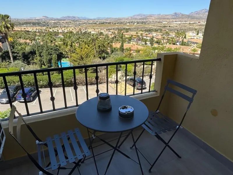 Exclusivo Piso de 2 Dormitorios en el Campo de Golf Bonalba, Mutxamel