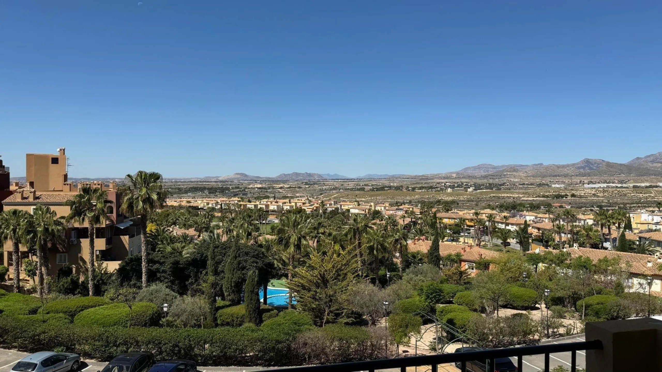 Exclusivo Piso de 2 Dormitorios en el Campo de Golf Bonalba, Mutxamel