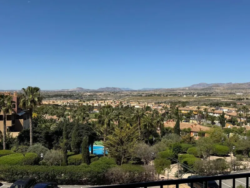 Exclusivo Piso de 2 Dormitorios en el Campo de Golf Bonalba, Mutxamel