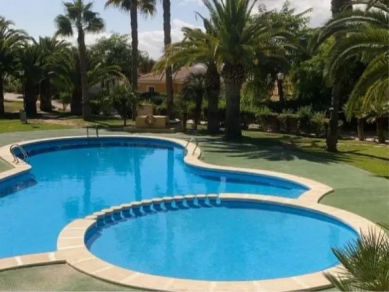 Exclusivo Piso de 2 Dormitorios en el Campo de Golf Bonalba, Mutxamel