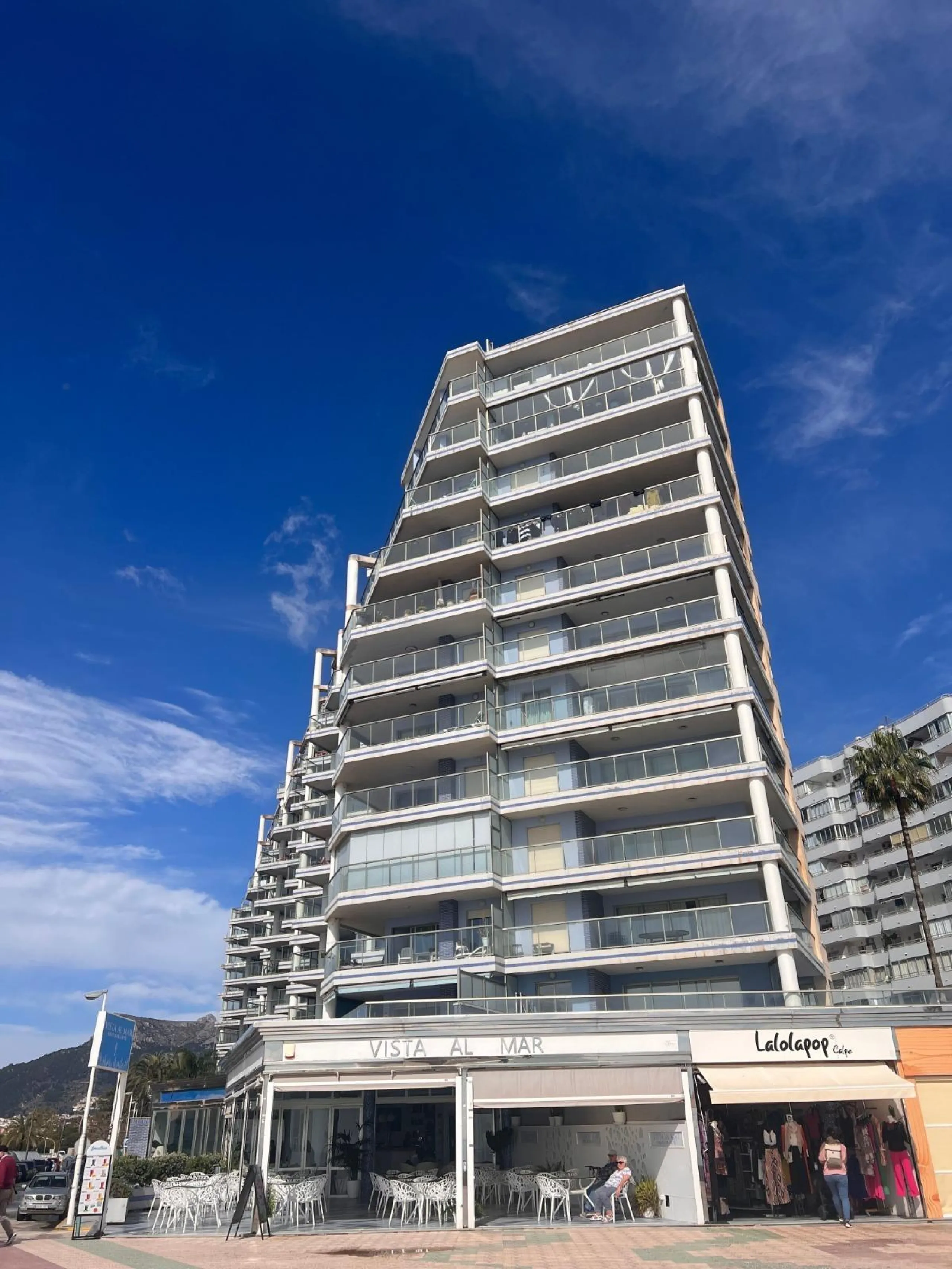 🌅 Apartamento en primera línea de playa en Calpe