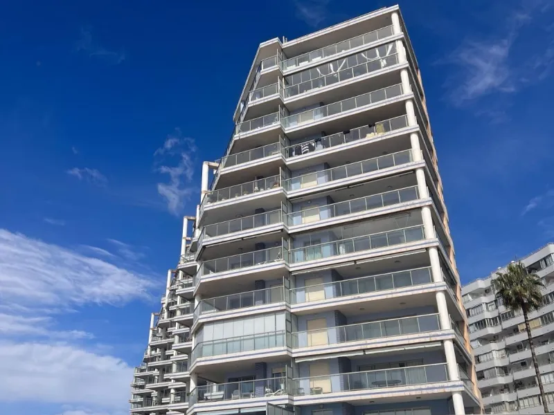 🌅 Apartamento en primera línea de playa en Calpe