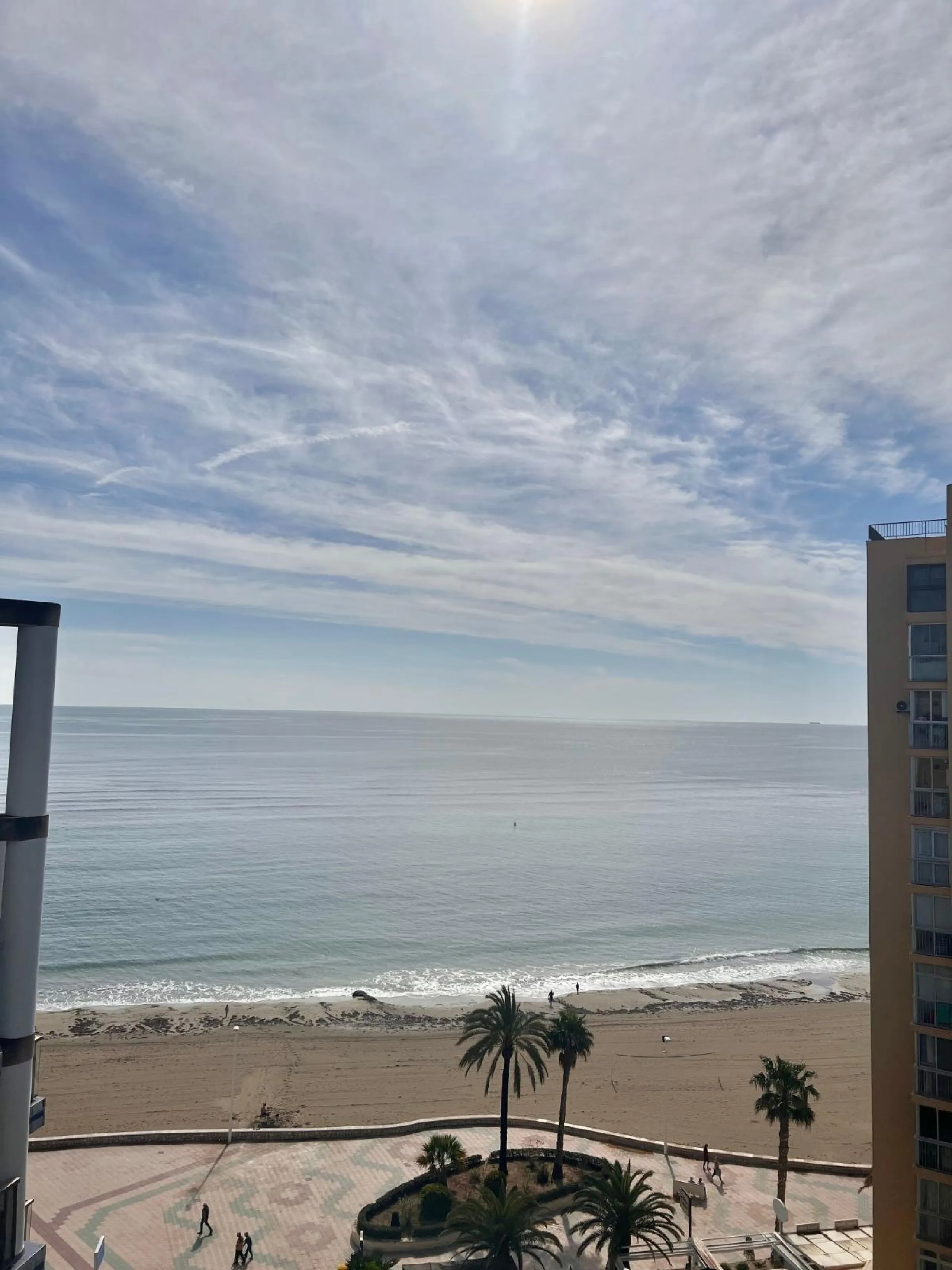 🌅 Apartamento en primera línea de playa en Calpe