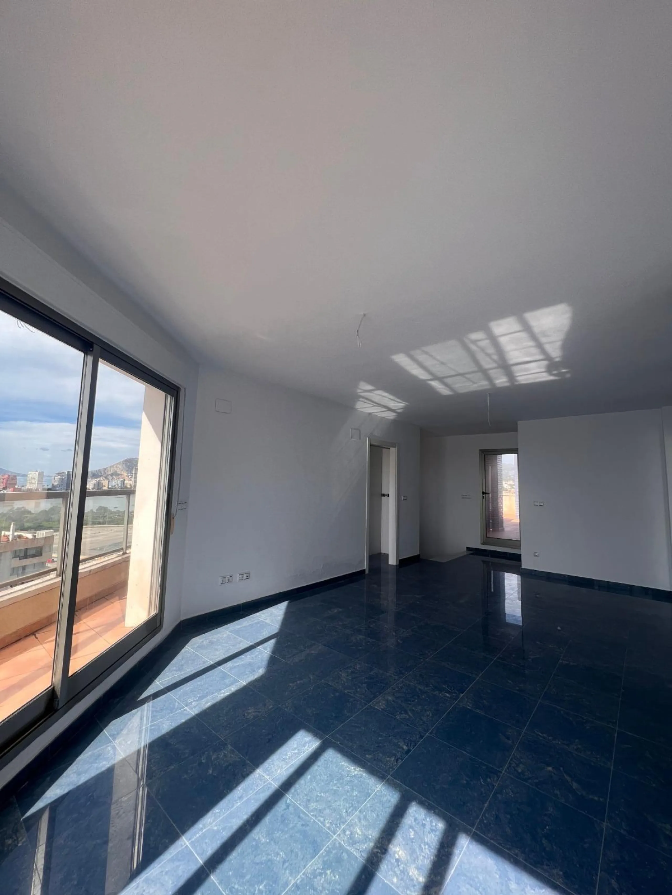 🌅 Apartamento en primera línea de playa en Calpe