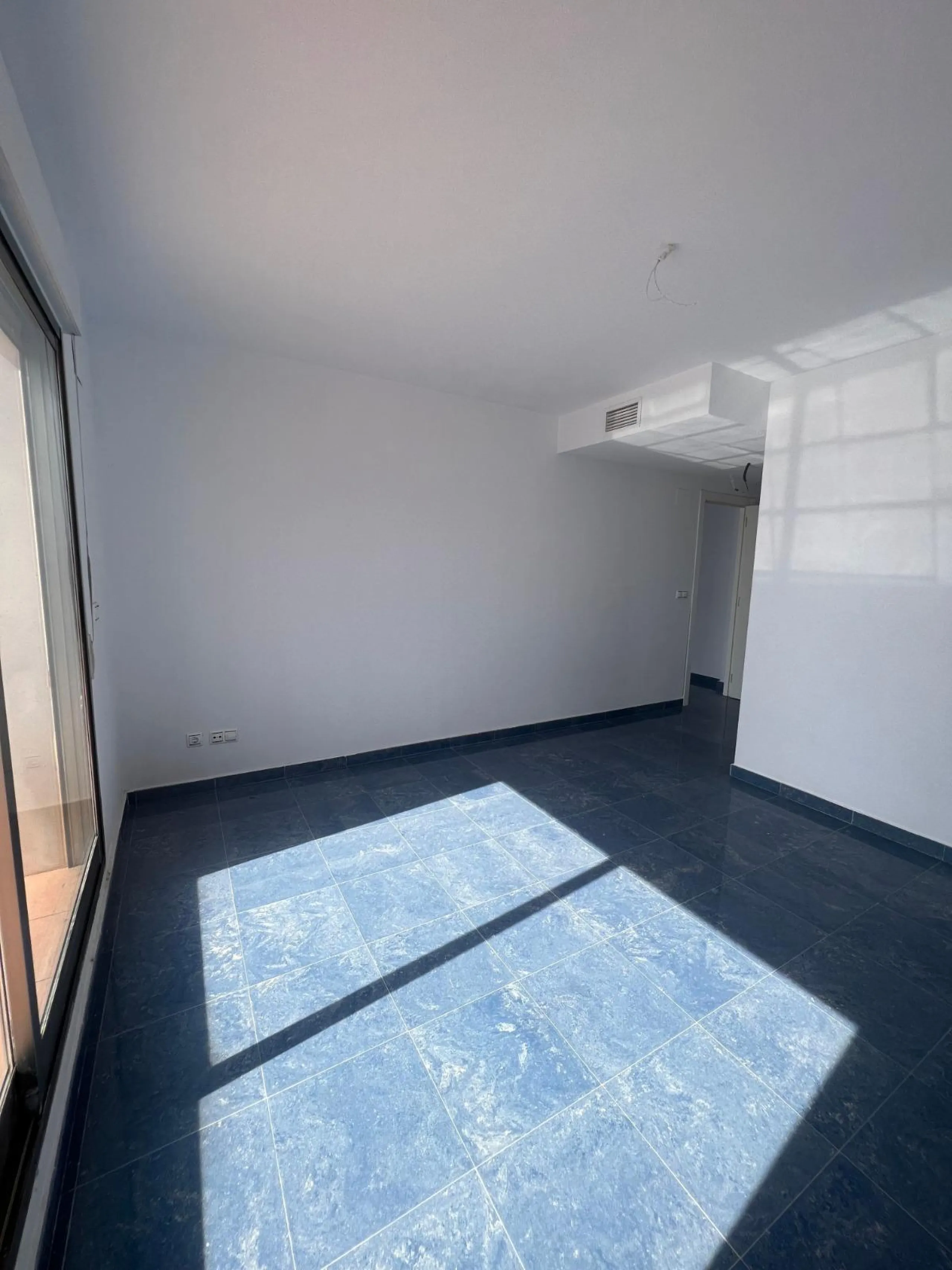 🌅 Apartamento en primera línea de playa en Calpe