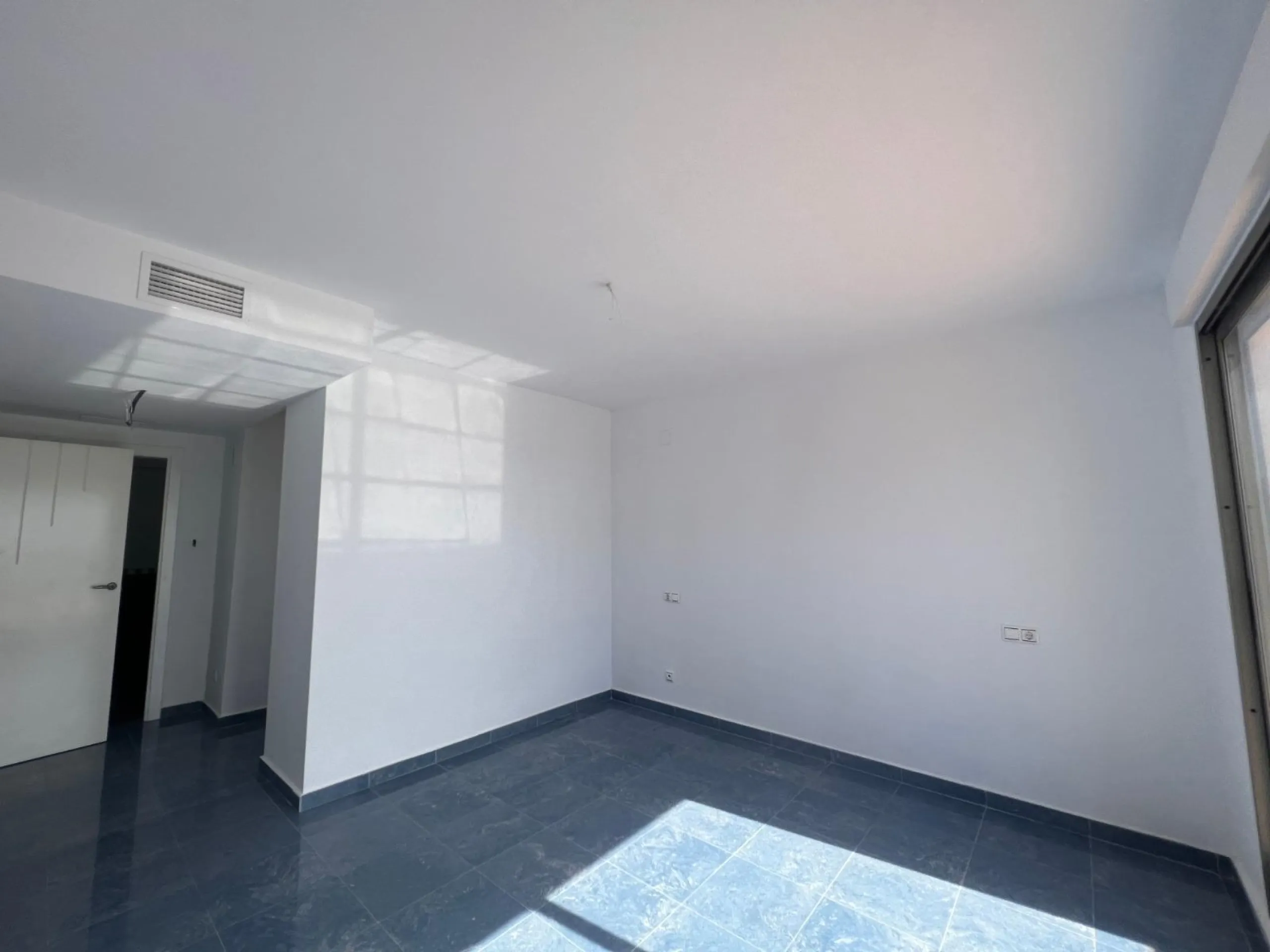 🌅 Apartamento en primera línea de playa en Calpe