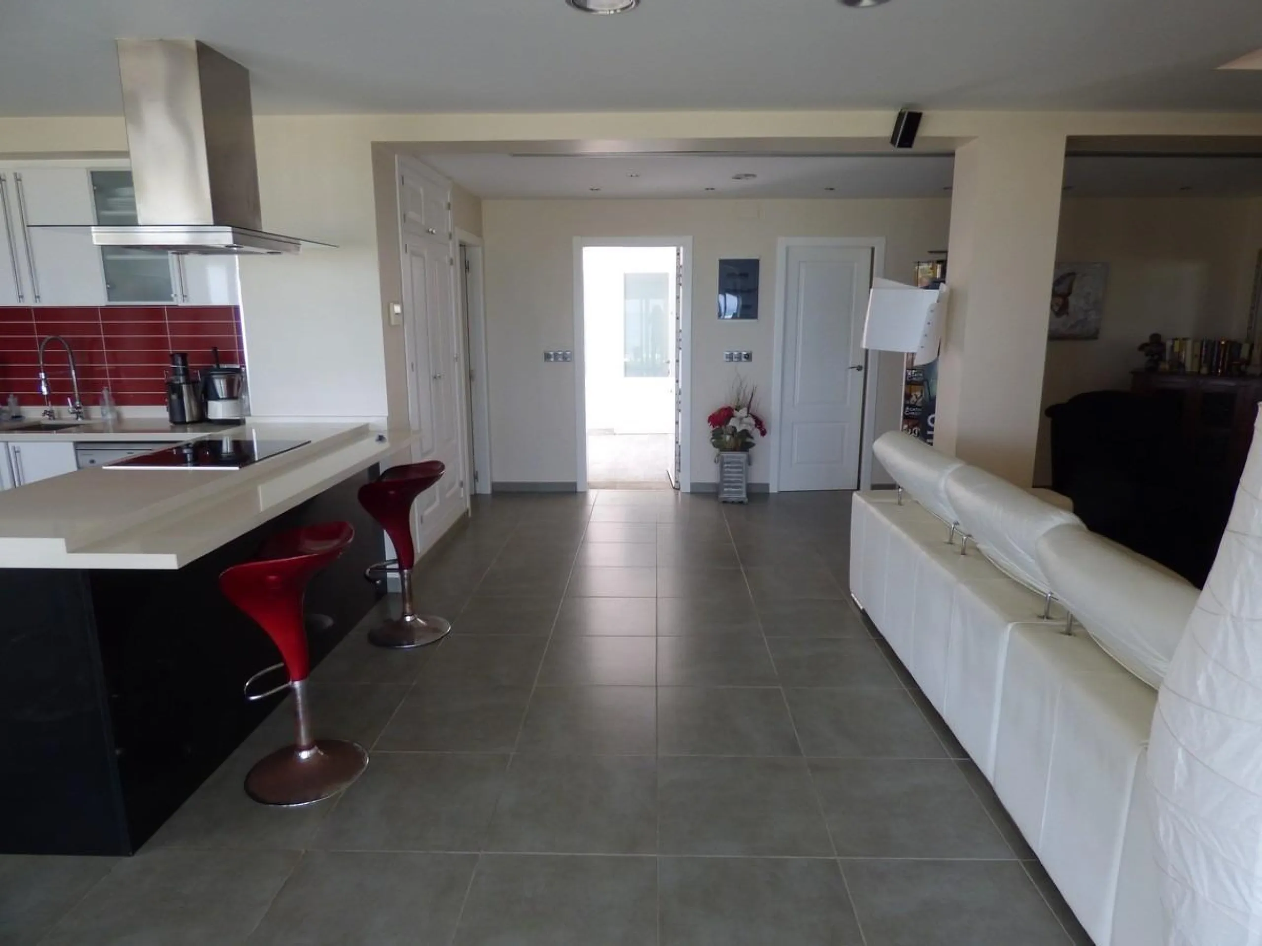 Chalet Pareado ÚNICO en Primera Línea en Playa de San Juan