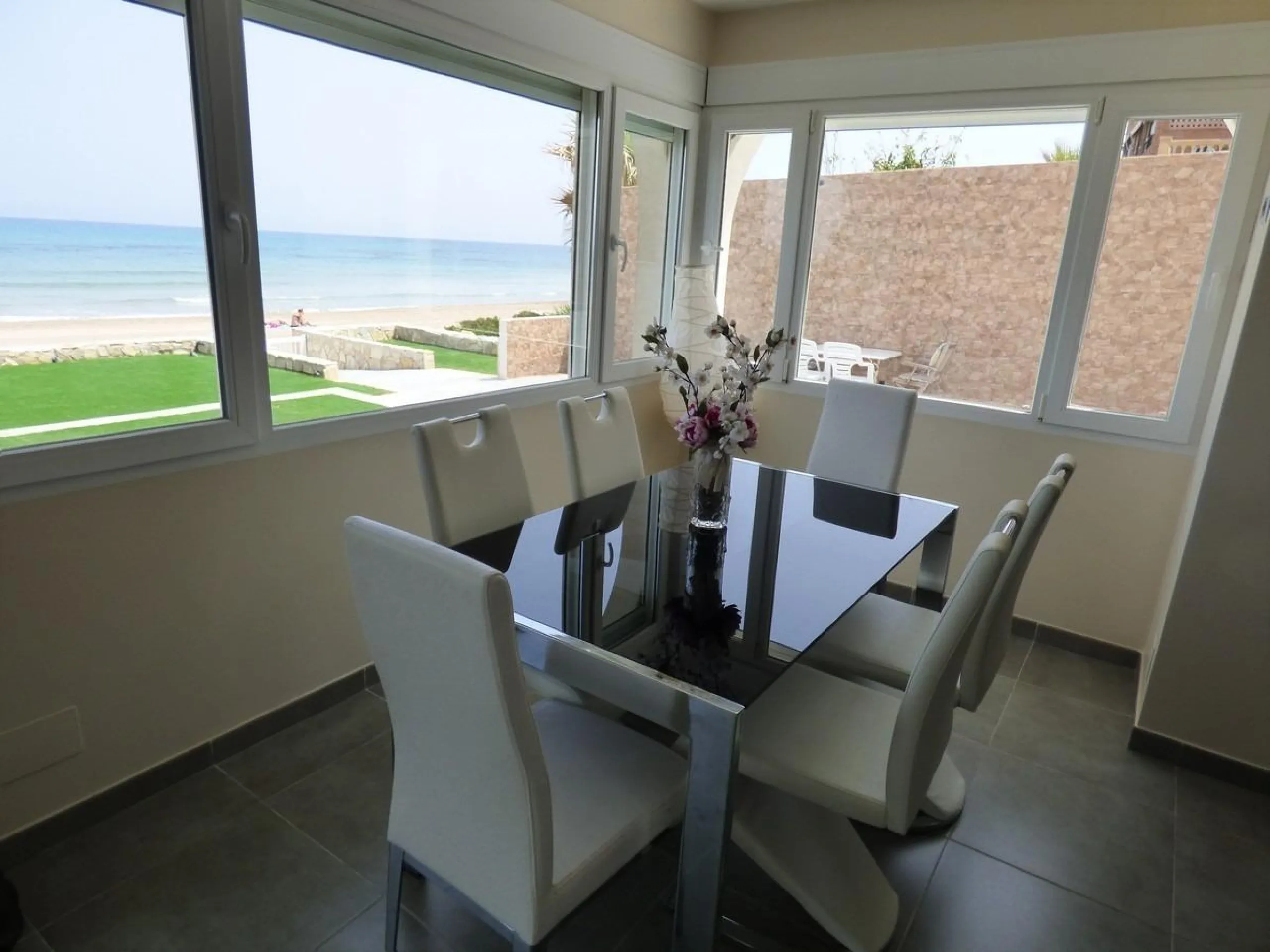 Chalet Pareado ÚNICO en Primera Línea en Playa de San Juan