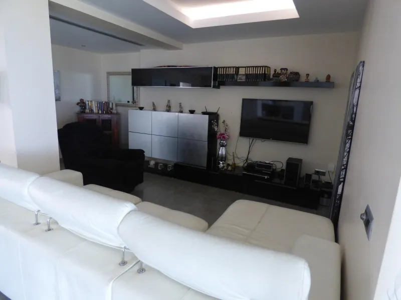 Chalet Pareado ÚNICO en Primera Línea en Playa de San Juan