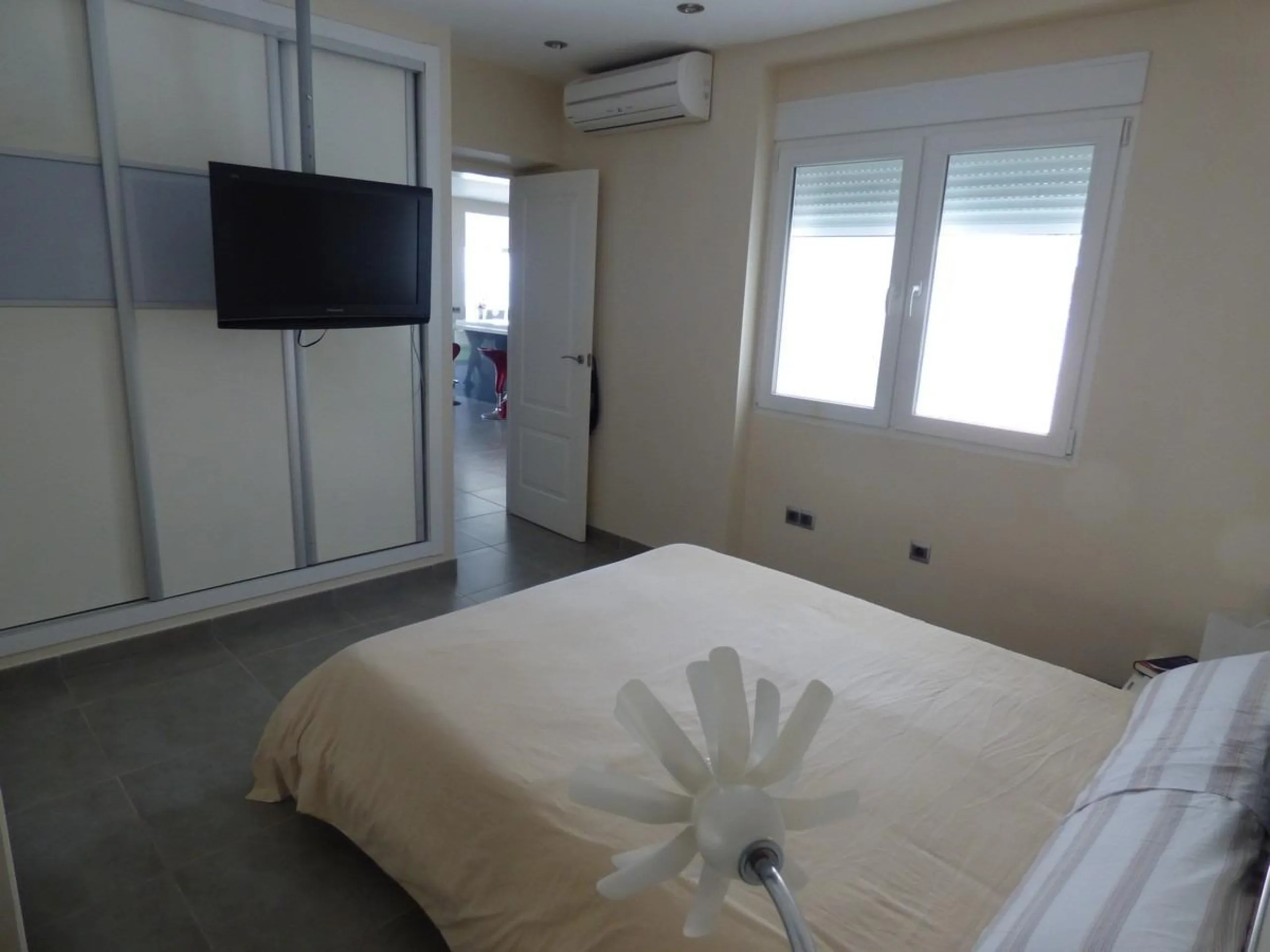 Chalet Pareado ÚNICO en Primera Línea en Playa de San Juan