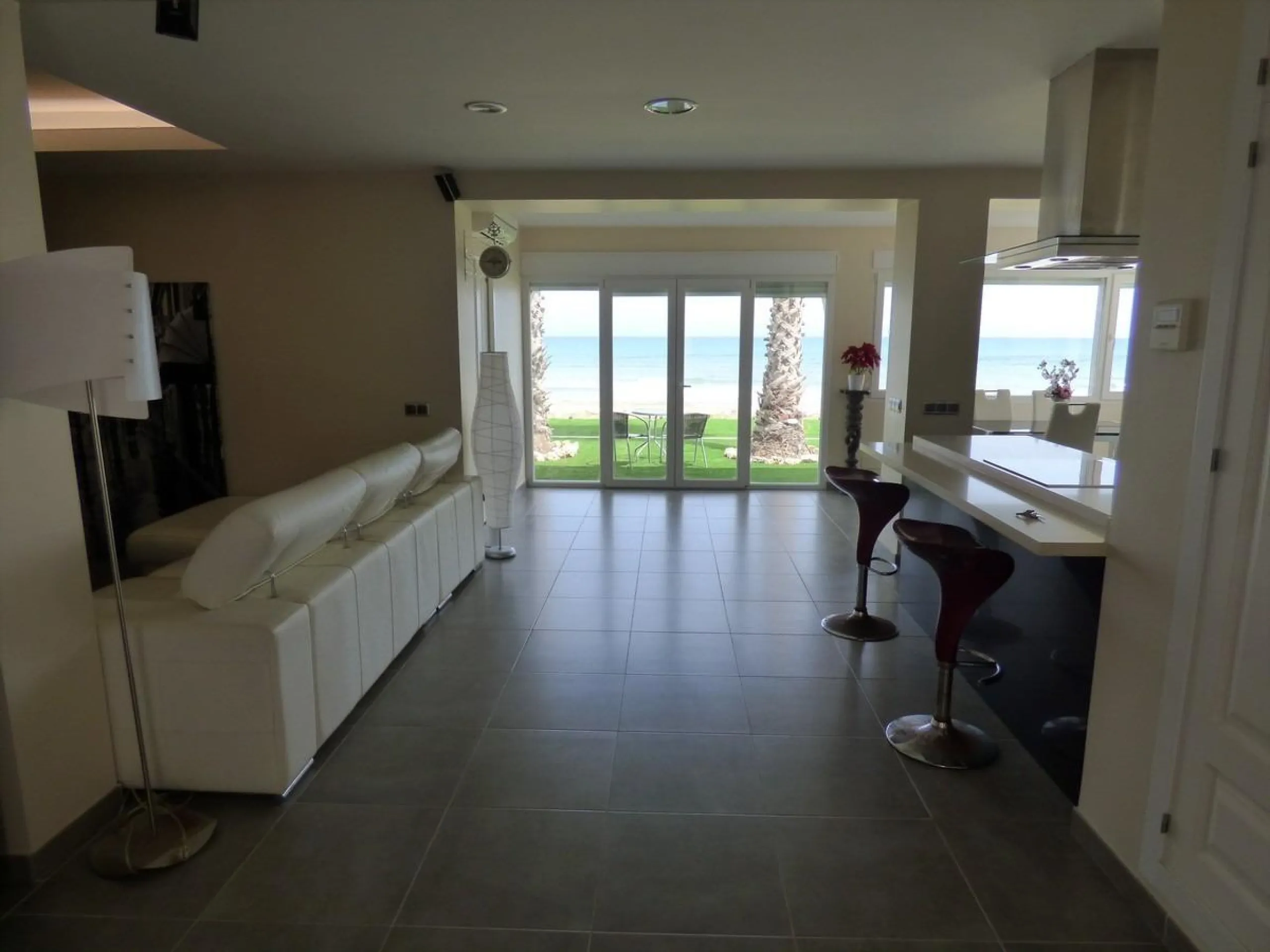 Chalet Pareado ÚNICO en Primera Línea en Playa de San Juan