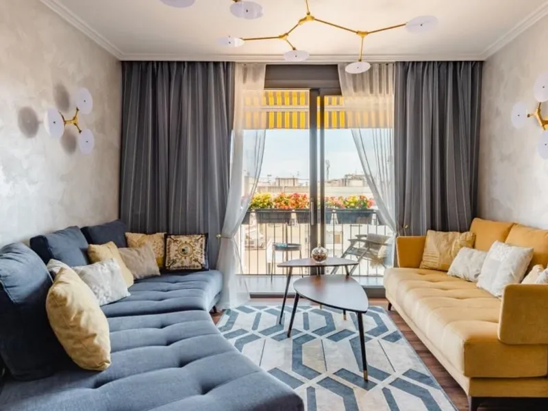 Ático Reformado con Encanto en Eixample – Barcelona