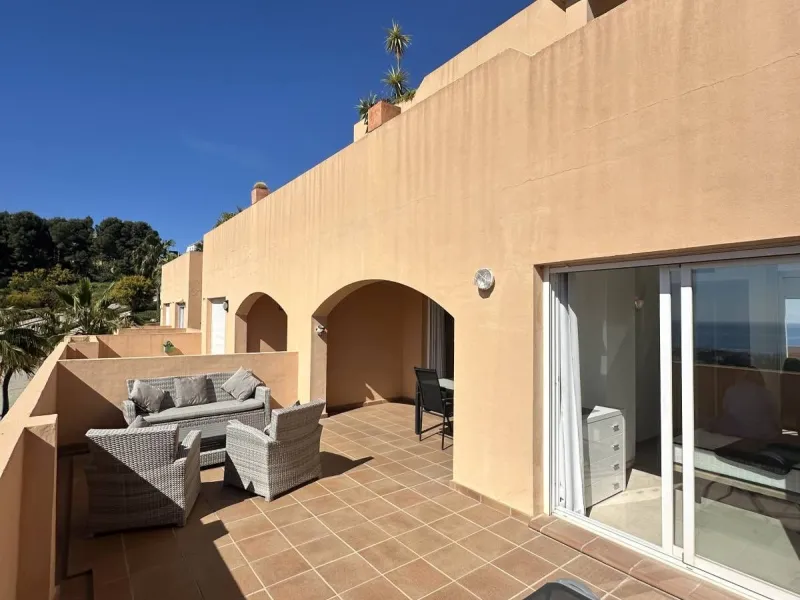 Atemberaubende 2-Zimmer-Wohnung mit Meerblick, privatem Tiefgaragenstellplatz und Abstellraum – Bellavista Hills 2, Calahonda – 349.000 €