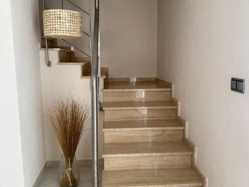 Exclusive house with 5 bedrooms and 3 bathrooms. It has a summer kitchen and private pool. 1 km from the sea.