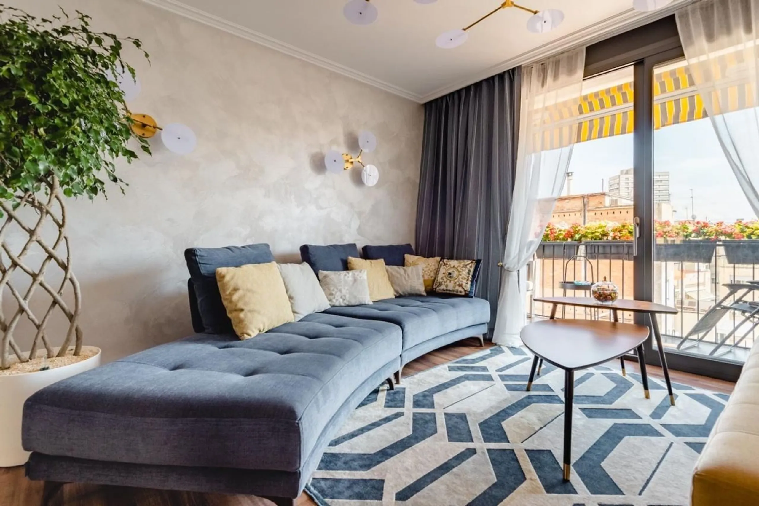 Ático Reformado con Encanto en Eixample – Barcelona