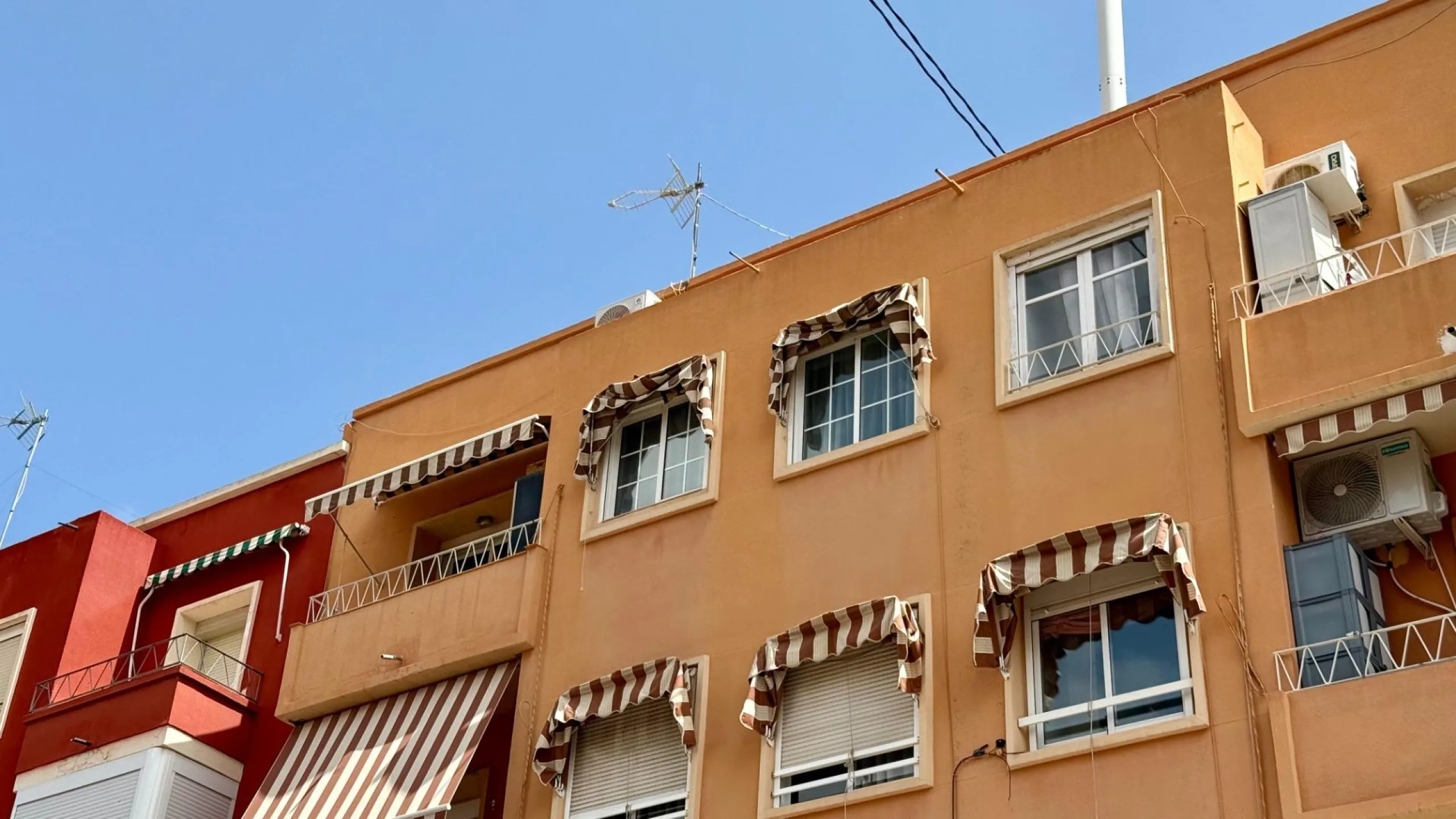 GREAT OPTION - well-maintained apartment in Alicante