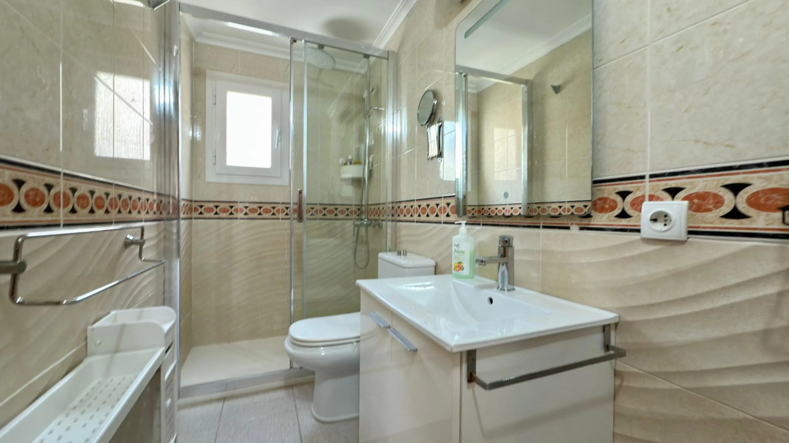 GREAT OPTION - well-maintained apartment in Alicante