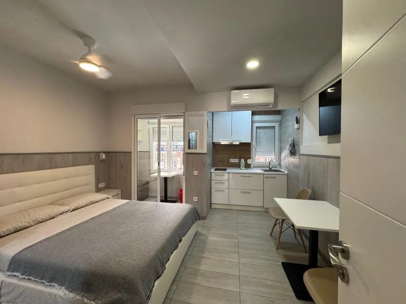 REFORMADO APARTAMENTO DE 2 DORM. 2 BAÑOS. 65 M2. A 350 METROS DE PLAYA DEL CURA. SEPARADO POR DOS ESTUDIOS PARA ALQUILAR