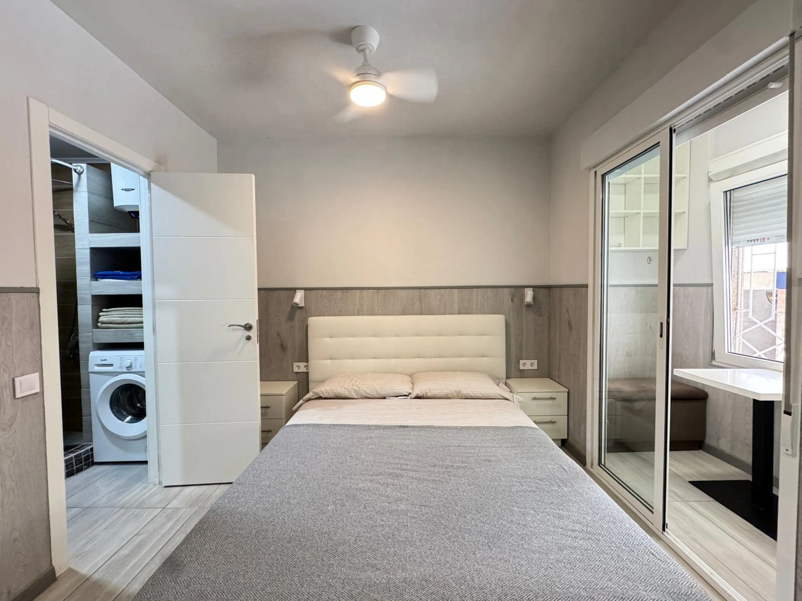 REFORMADO APARTAMENTO DE 2 DORM. 2 BAÑOS. 65 M2. A 350 METROS DE PLAYA DEL CURA. SEPARADO POR DOS ESTUDIOS PARA ALQUILAR