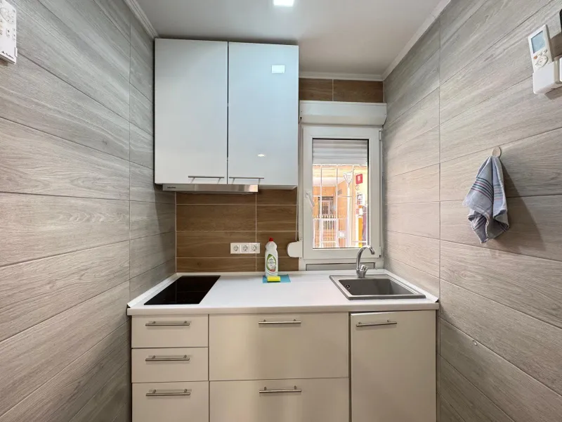 REFORMADO APARTAMENTO DE 2 DORM. 2 BAÑOS. 65 M2. A 350 METROS DE PLAYA DEL CURA. SEPARADO POR DOS ESTUDIOS PARA ALQUILAR
