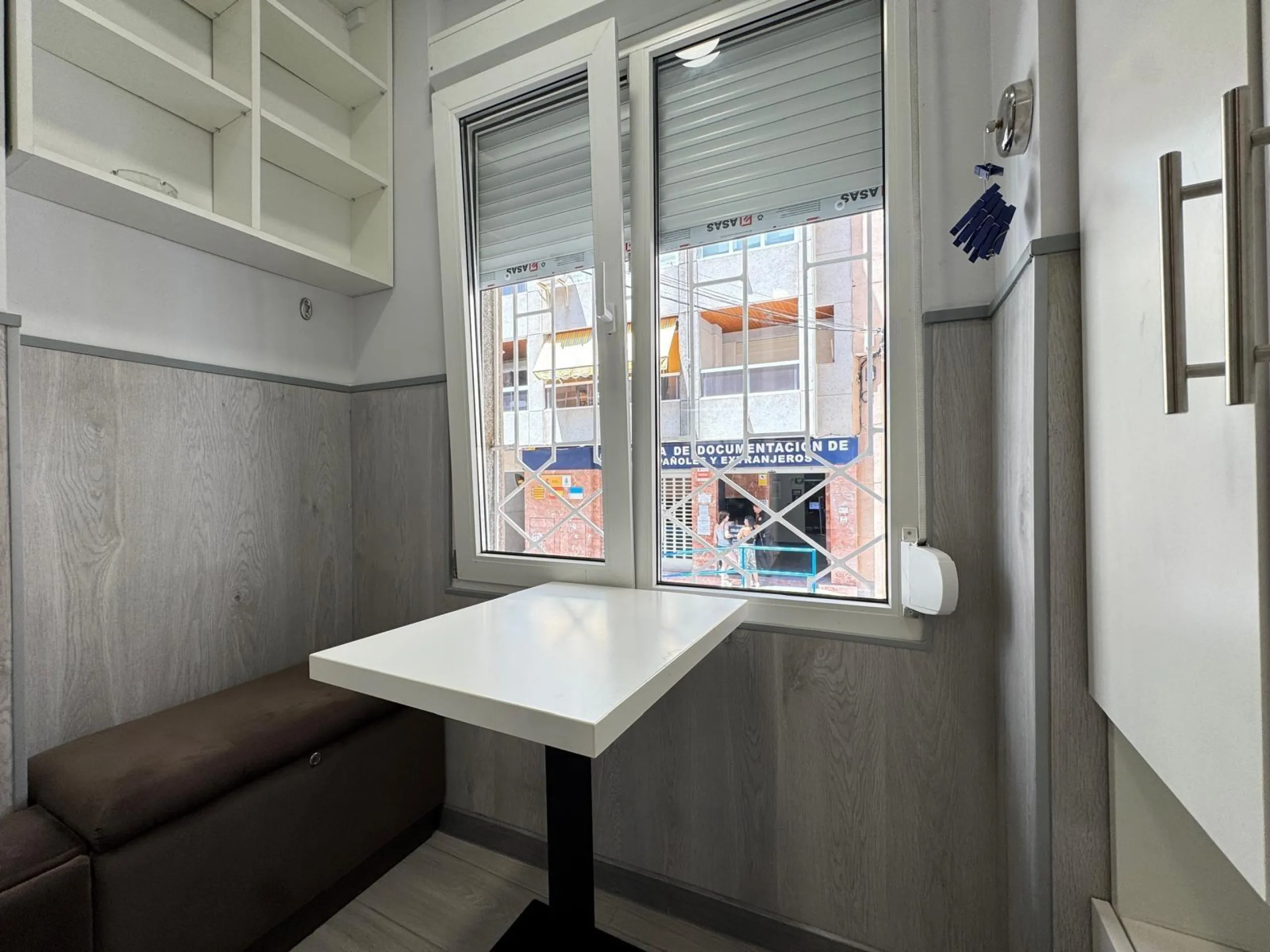 REFORMADO APARTAMENTO DE 2 DORM. 2 BAÑOS. 65 M2. A 350 METROS DE PLAYA DEL CURA. SEPARADO POR DOS ESTUDIOS PARA ALQUILAR
