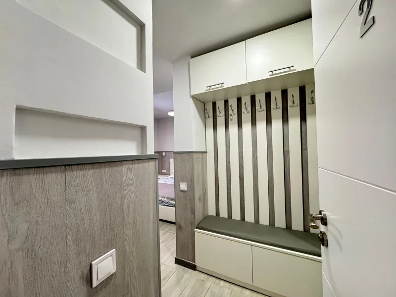 REFORMADO APARTAMENTO DE 2 DORM. 2 BAÑOS. 65 M2. A 350 METROS DE PLAYA DEL CURA. SEPARADO POR DOS ESTUDIOS PARA ALQUILAR
