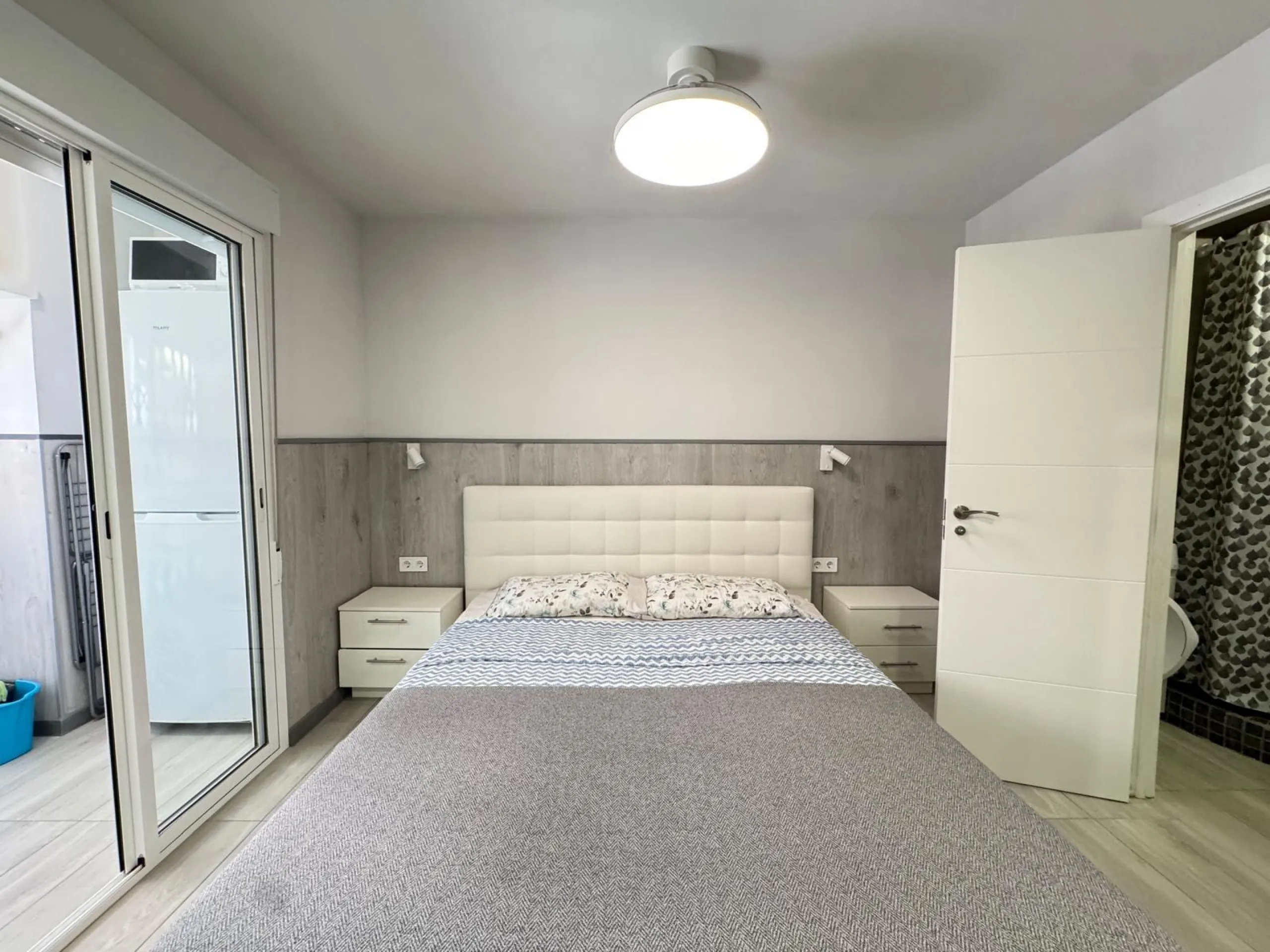 REFORMADO APARTAMENTO DE 2 DORM. 2 BAÑOS. 65 M2. A 350 METROS DE PLAYA DEL CURA. SEPARADO POR DOS ESTUDIOS PARA ALQUILAR
