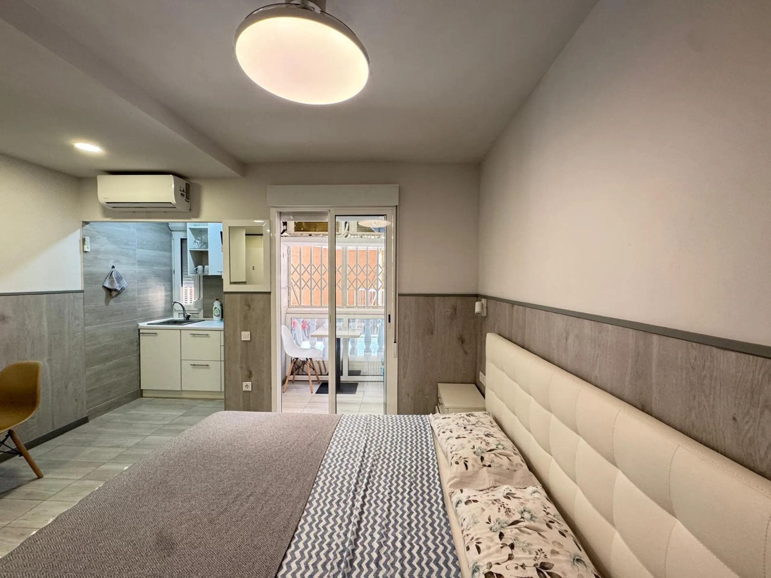 REFORMADO APARTAMENTO DE 2 DORM. 2 BAÑOS. 65 M2. A 350 METROS DE PLAYA DEL CURA. SEPARADO POR DOS ESTUDIOS PARA ALQUILAR