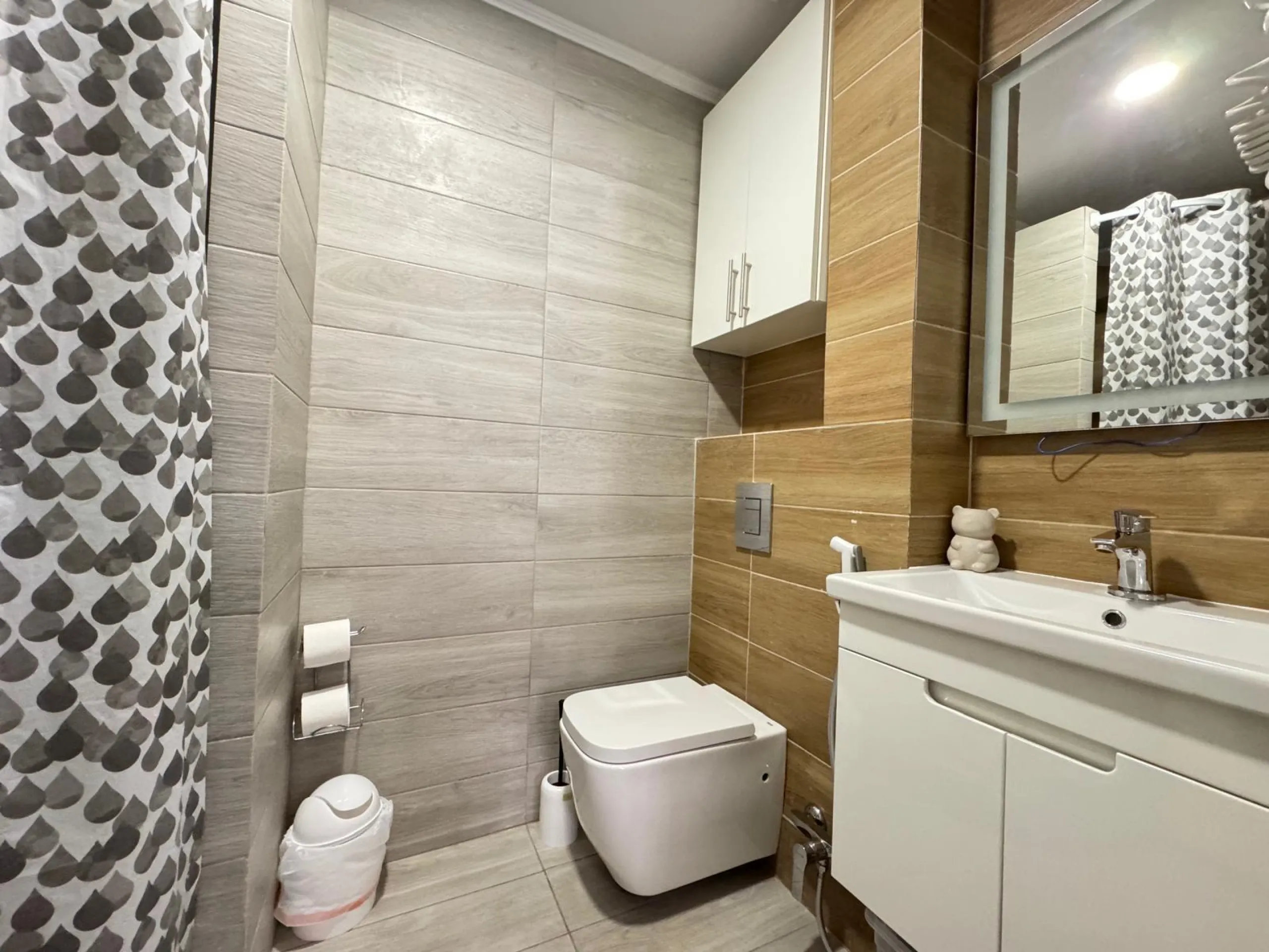 REFORMADO APARTAMENTO DE 2 DORM. 2 BAÑOS. 65 M2. A 350 METROS DE PLAYA DEL CURA. SEPARADO POR DOS ESTUDIOS PARA ALQUILAR