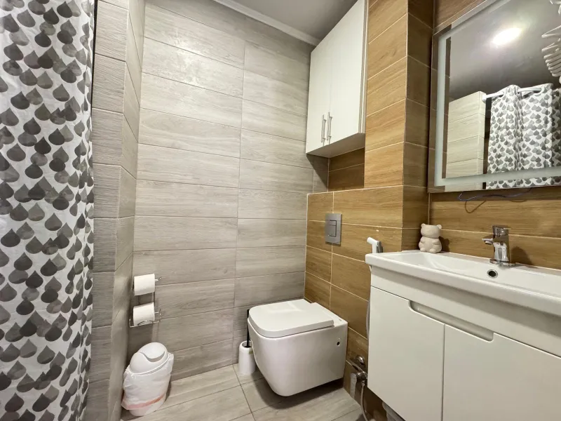 REFORMADO APARTAMENTO DE 2 DORM. 2 BAÑOS. 65 M2. A 350 METROS DE PLAYA DEL CURA. SEPARADO POR DOS ESTUDIOS PARA ALQUILAR