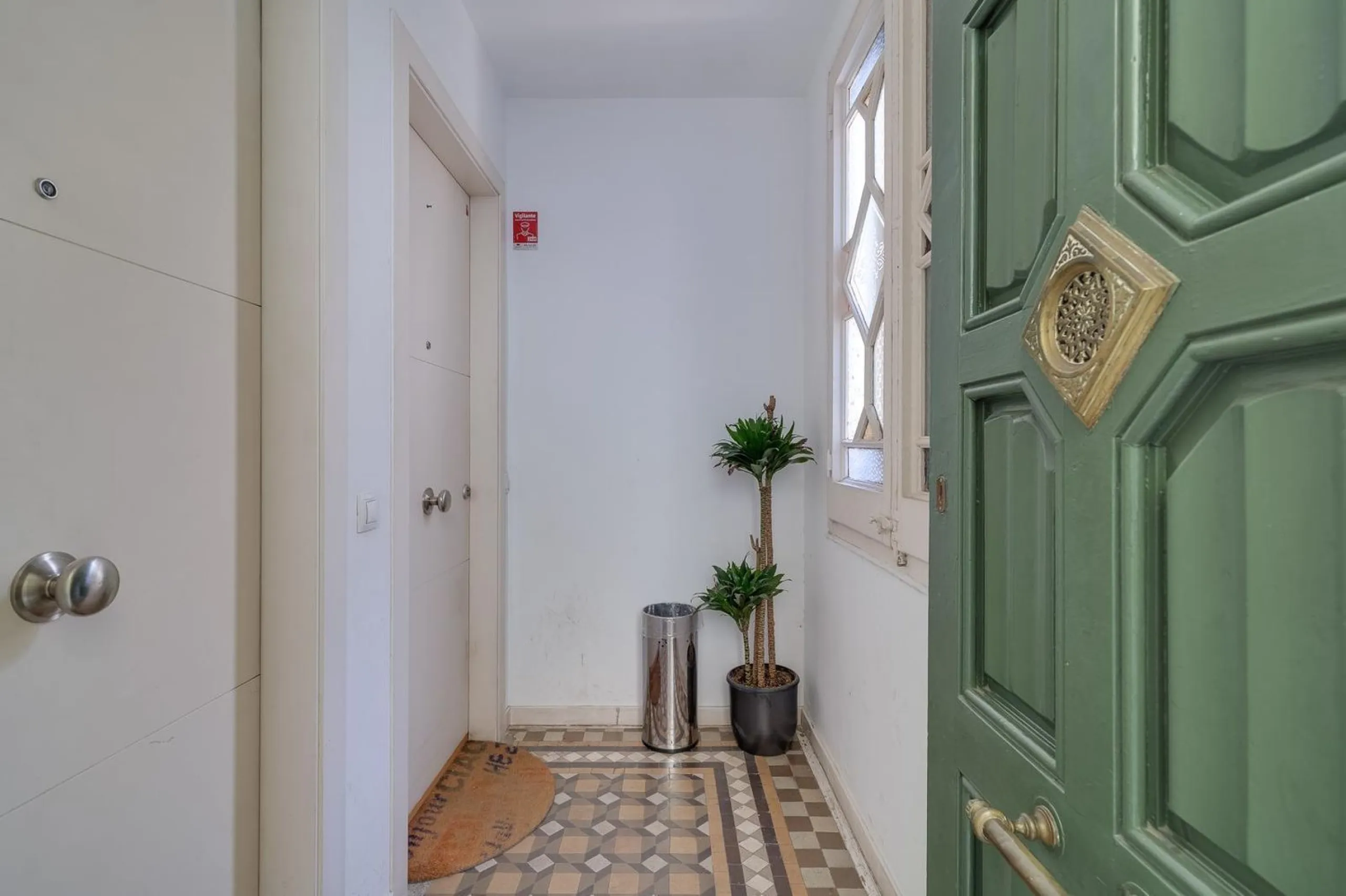 Charming Penthouse with Terrace in Eixample – Barcelona