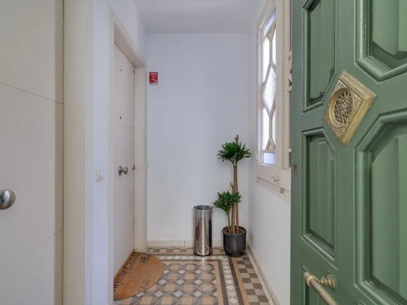 Charming Penthouse with Terrace in Eixample – Barcelona