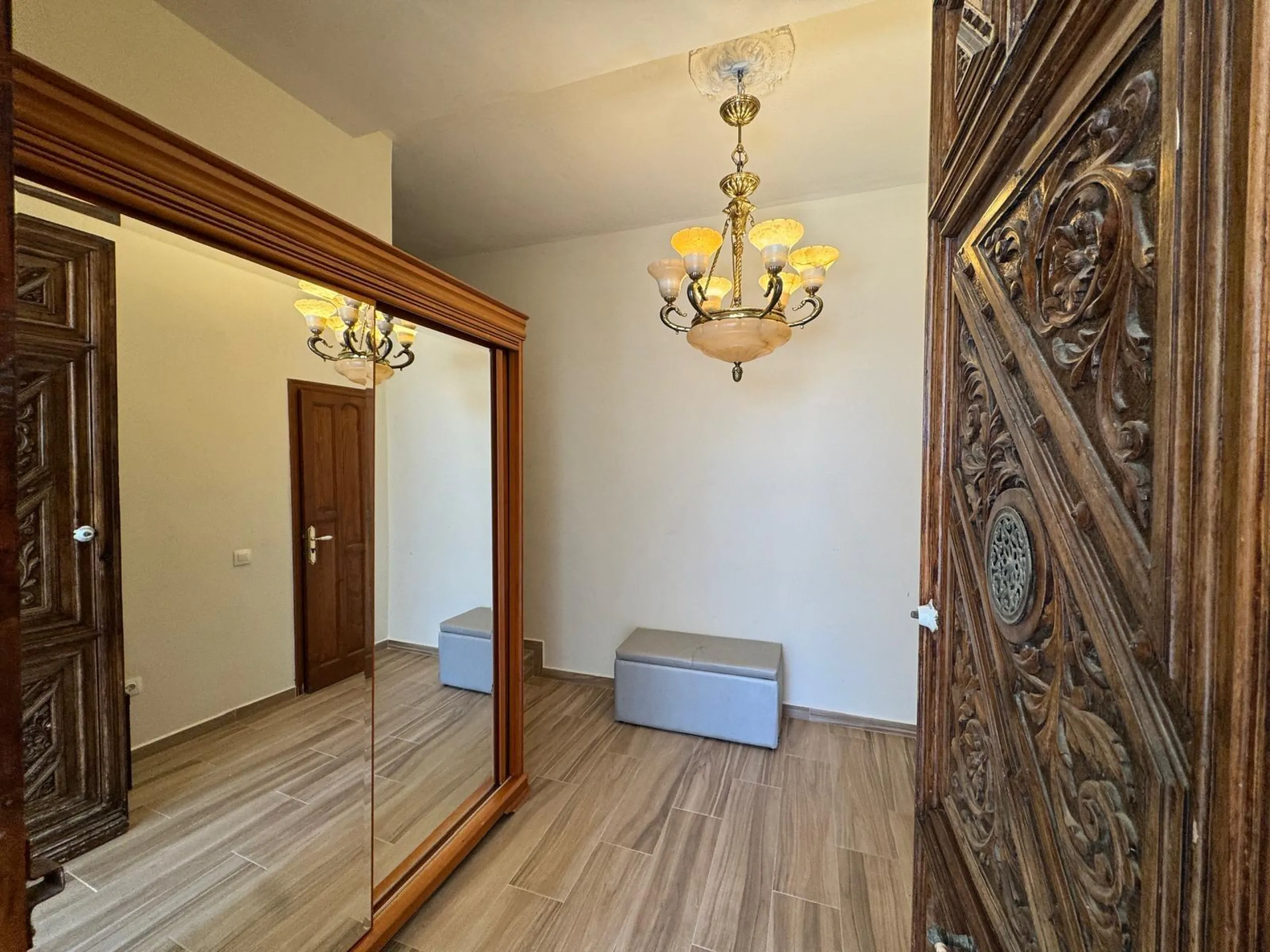 VILLA DE LIJO EN CAMPOAMOR CON 639 M2 DE CASA. PARCELA 800 M2. PISCINA PROPIA. 5 DORM. 4 BAÑOS. PLAYA A 650 METROS.