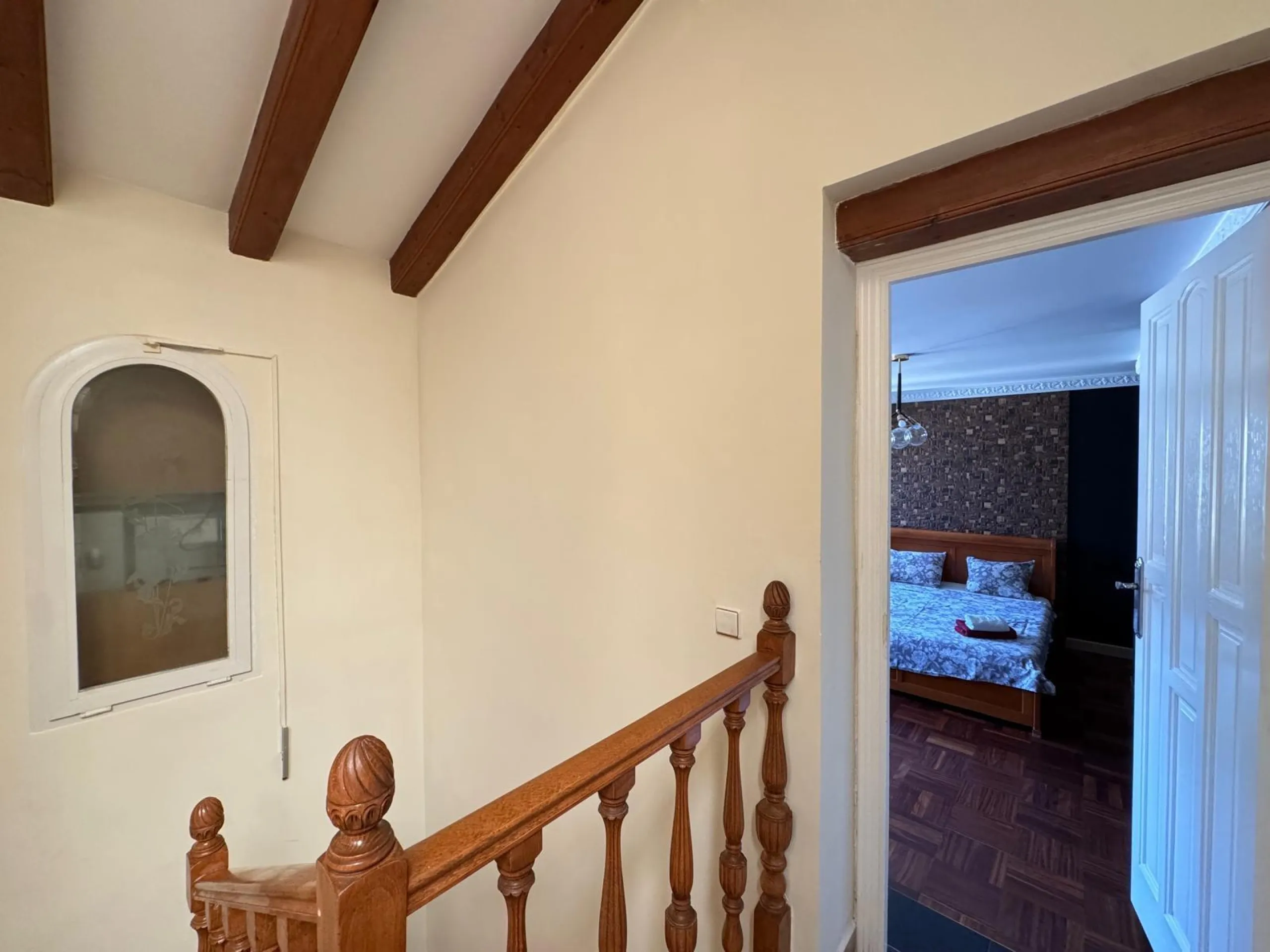 VILLA DE LIJO EN CAMPOAMOR CON 639 M2 DE CASA. PARCELA 800 M2. PISCINA PROPIA. 5 DORM. 4 BAÑOS. PLAYA A 650 METROS.