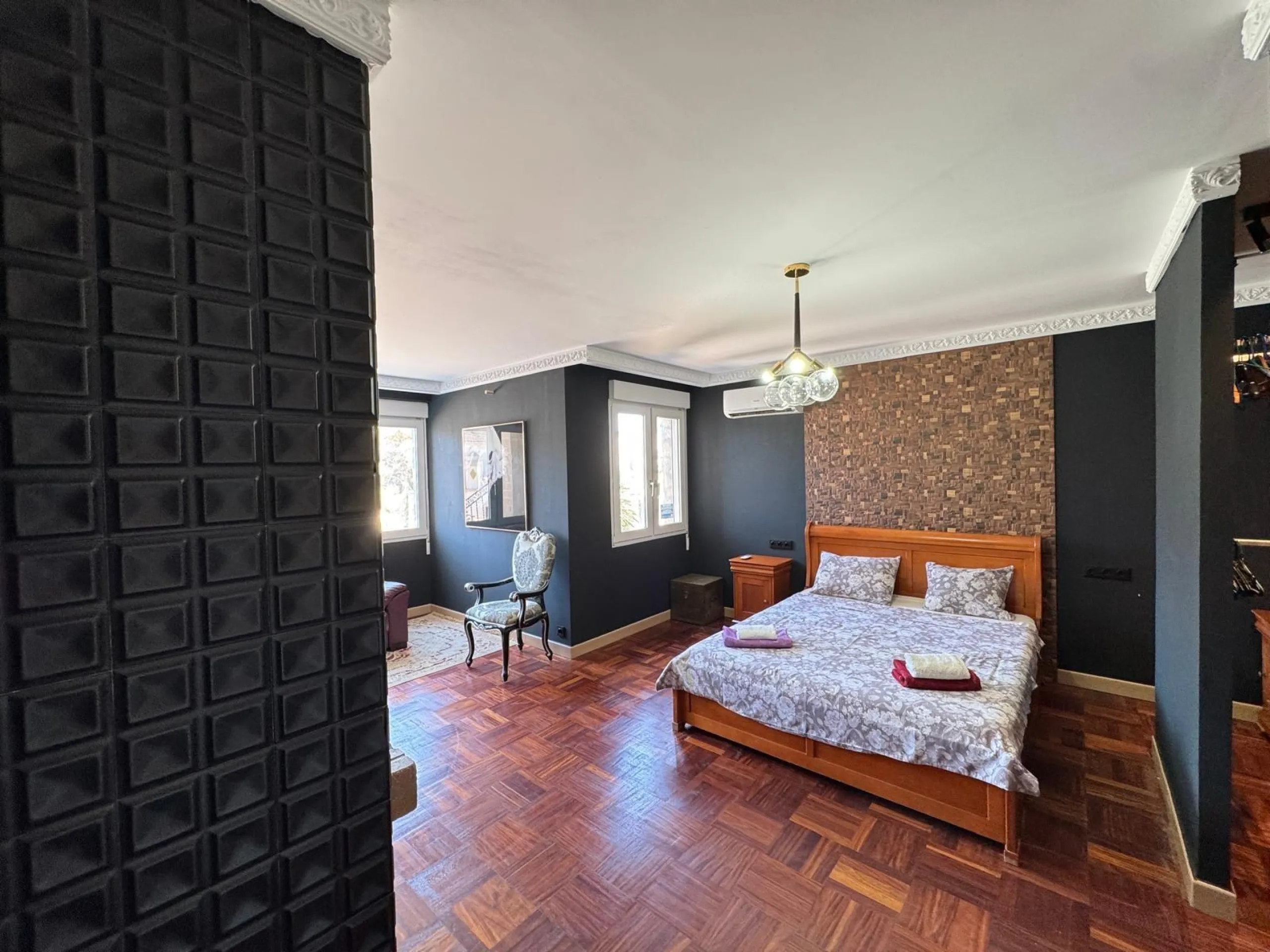 VILLA DE LIJO EN CAMPOAMOR CON 639 M2 DE CASA. PARCELA 800 M2. PISCINA PROPIA. 5 DORM. 4 BAÑOS. PLAYA A 650 METROS.