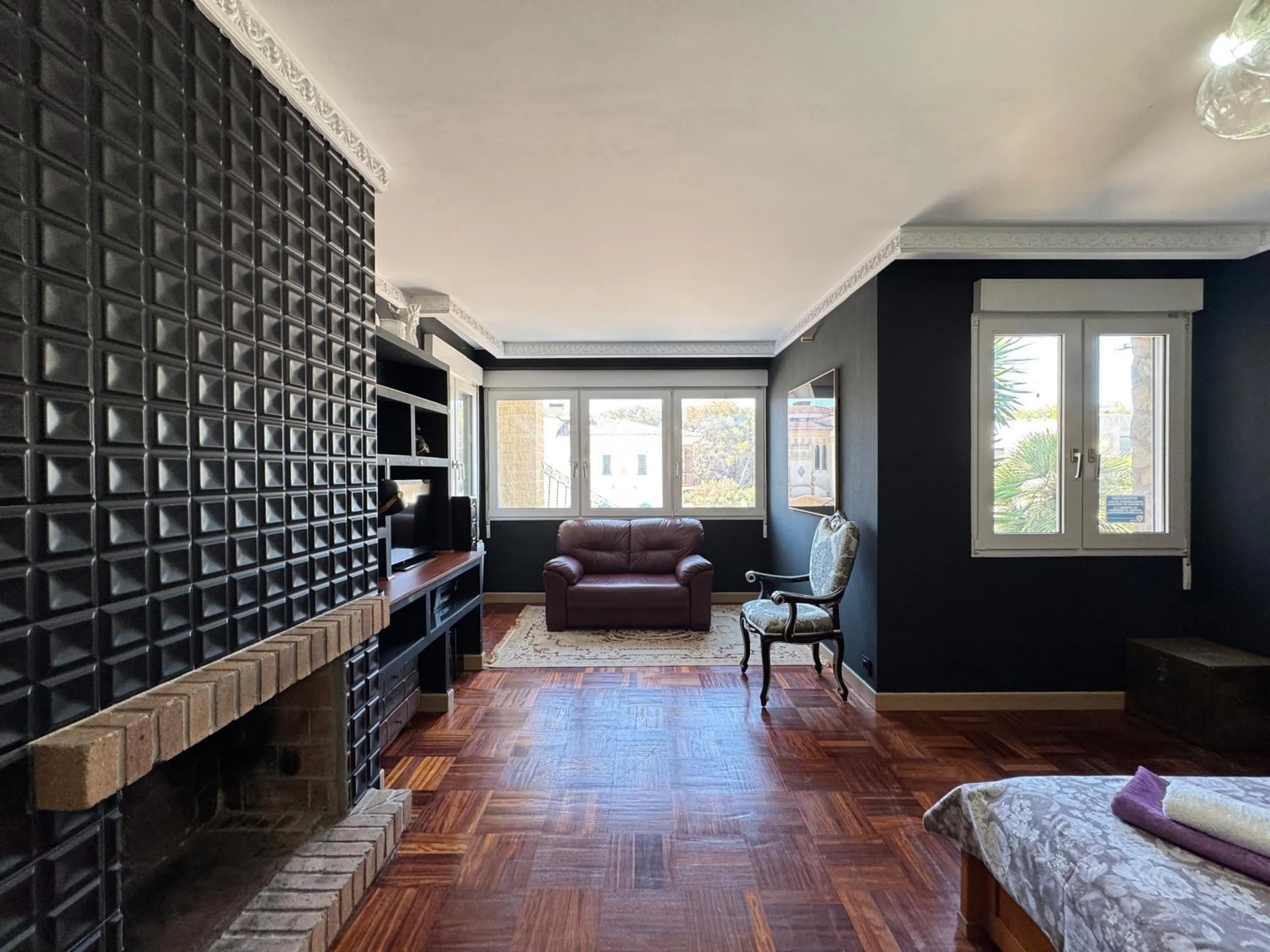 VILLA DE LIJO EN CAMPOAMOR CON 639 M2 DE CASA. PARCELA 800 M2. PISCINA PROPIA. 5 DORM. 4 BAÑOS. PLAYA A 650 METROS.