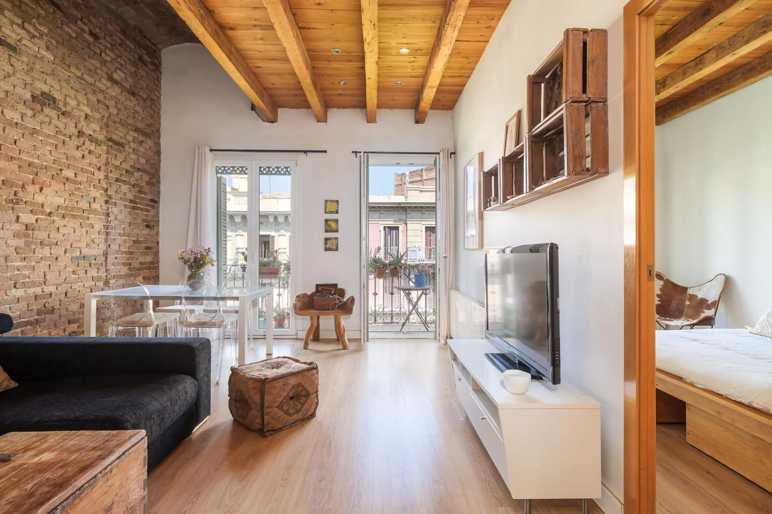 Charming Penthouse with Terrace in Eixample – Barcelona