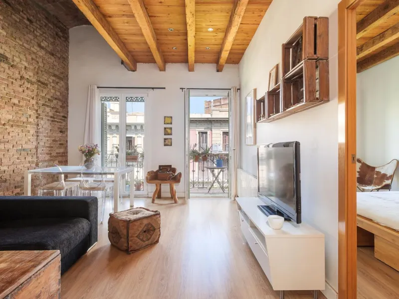 Charming Penthouse with Terrace in Eixample – Barcelona