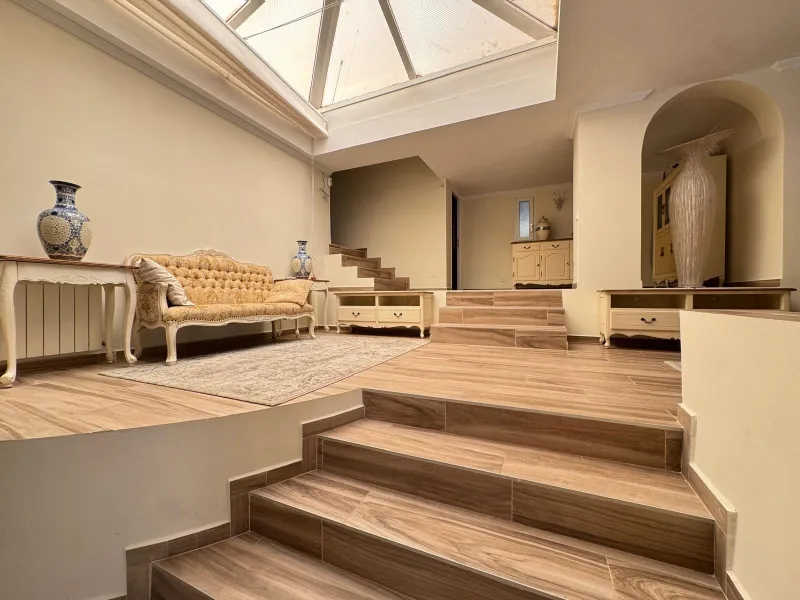 VILLA DE LIJO EN CAMPOAMOR CON 639 M2 DE CASA. PARCELA 800 M2. PISCINA PROPIA. 5 DORM. 4 BAÑOS. PLAYA A 650 METROS.