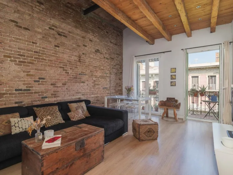 Charming Penthouse with Terrace in Eixample – Barcelona