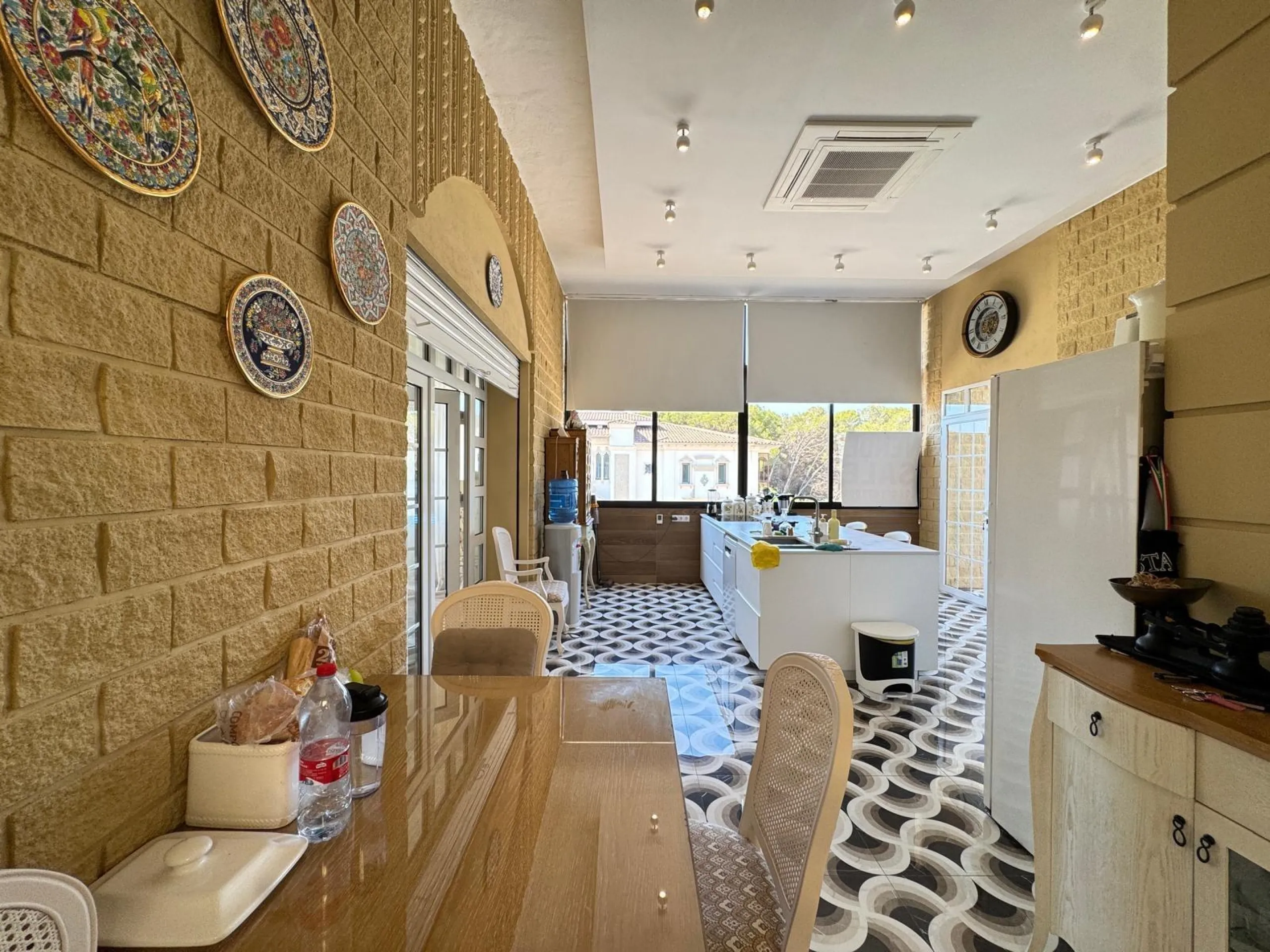 VILLA DE LIJO EN CAMPOAMOR CON 639 M2 DE CASA. PARCELA 800 M2. PISCINA PROPIA. 5 DORM. 4 BAÑOS. PLAYA A 650 METROS.