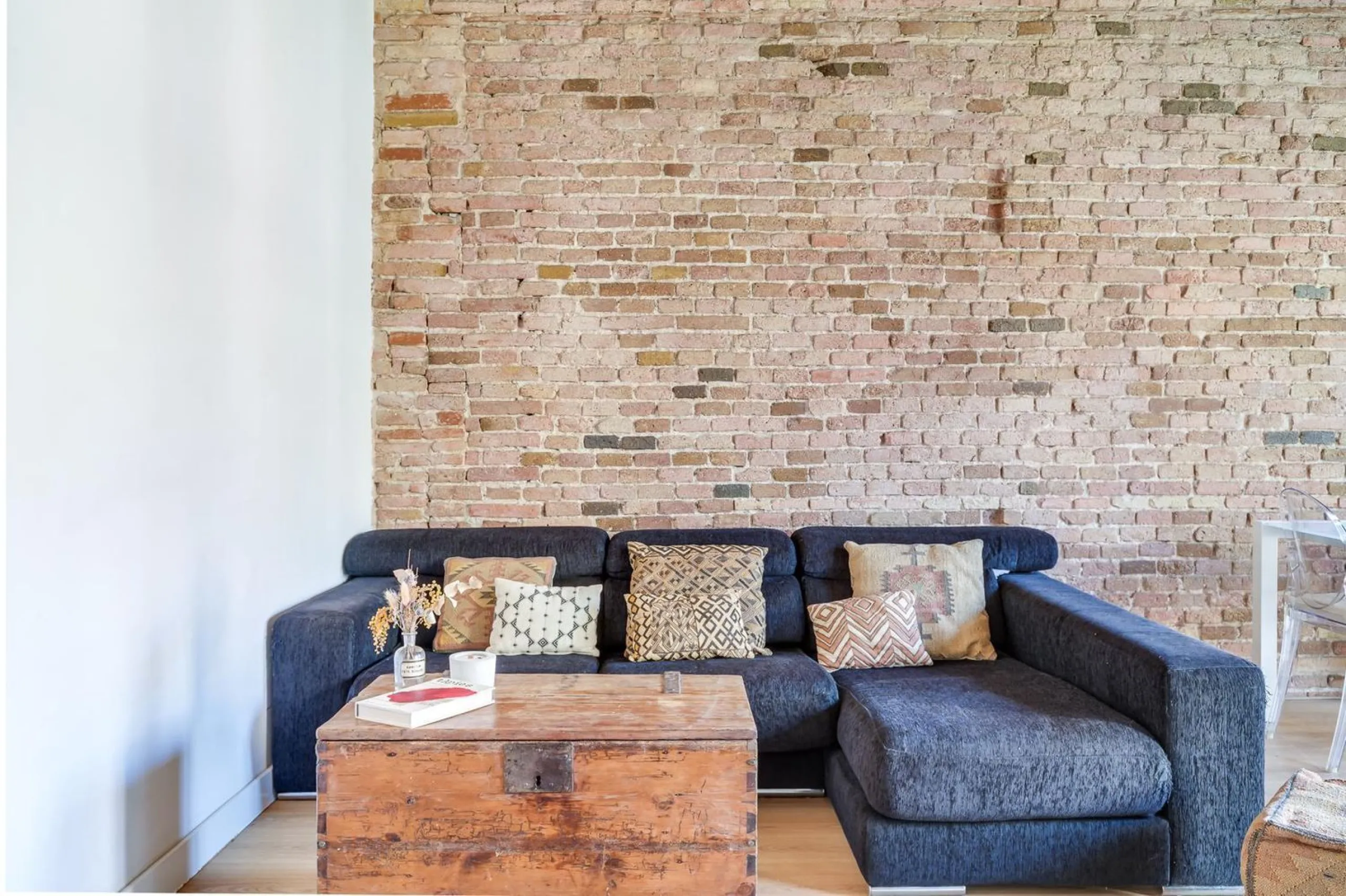Charming Penthouse with Terrace in Eixample – Barcelona