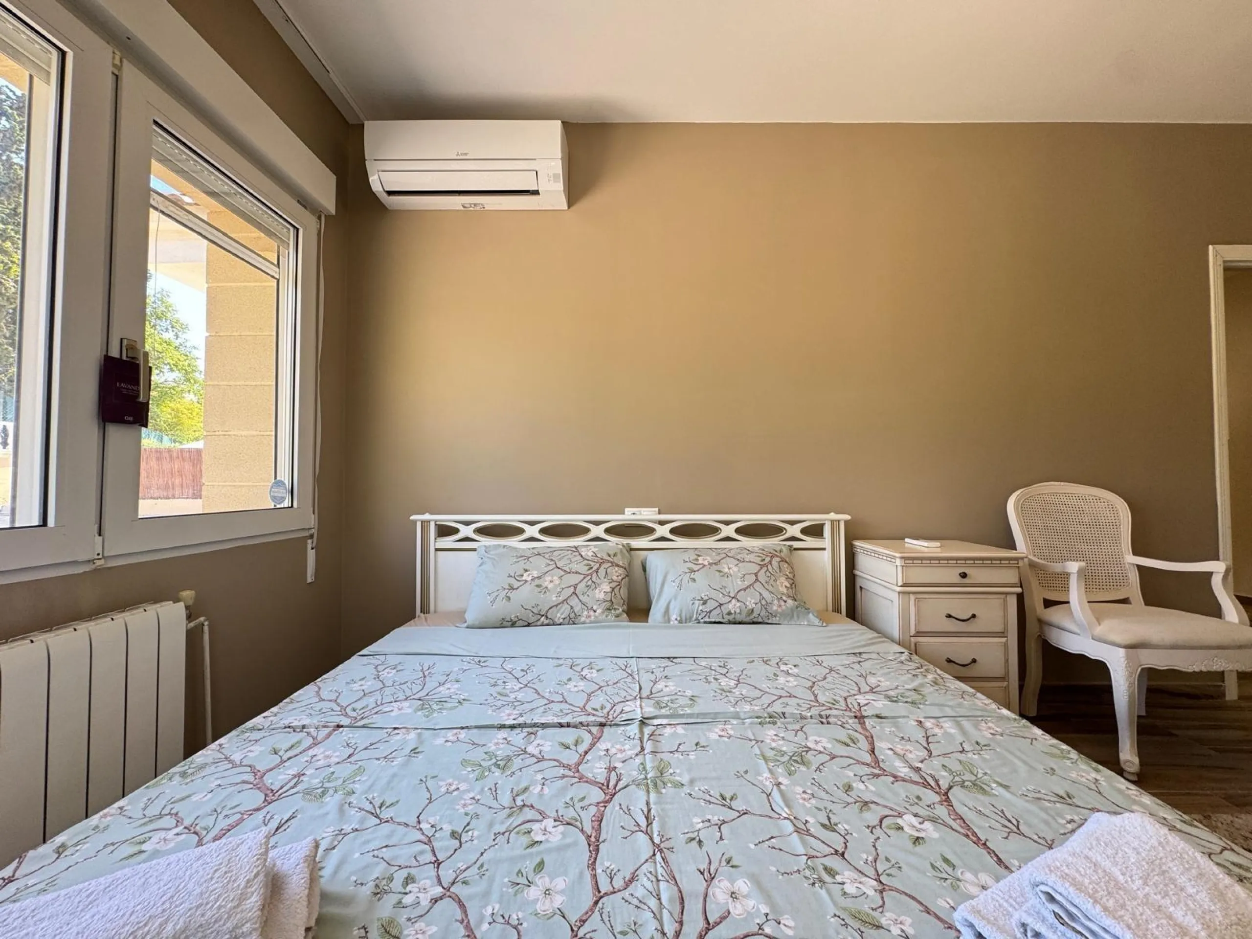 VILLA DE LIJO EN CAMPOAMOR CON 639 M2 DE CASA. PARCELA 800 M2. PISCINA PROPIA. 5 DORM. 4 BAÑOS. PLAYA A 650 METROS.