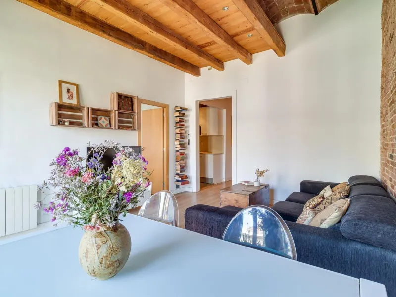Charming Penthouse with Terrace in Eixample – Barcelona
