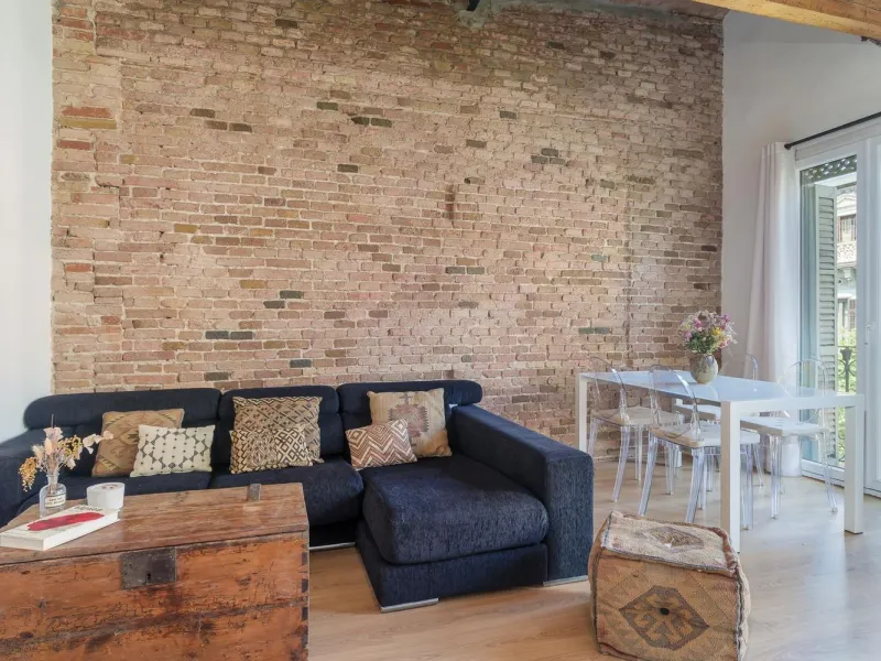 Charming Penthouse with Terrace in Eixample – Barcelona